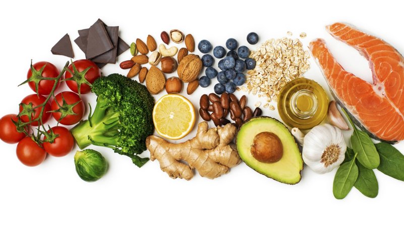 Lebensmittel, die den Cholesterinspiegel positiv beeinflussen | Bild: picture-alliance/dpa/Dusan Zidar Lebensmittel, die den Cholesterinspiegel positiv beeinflussen