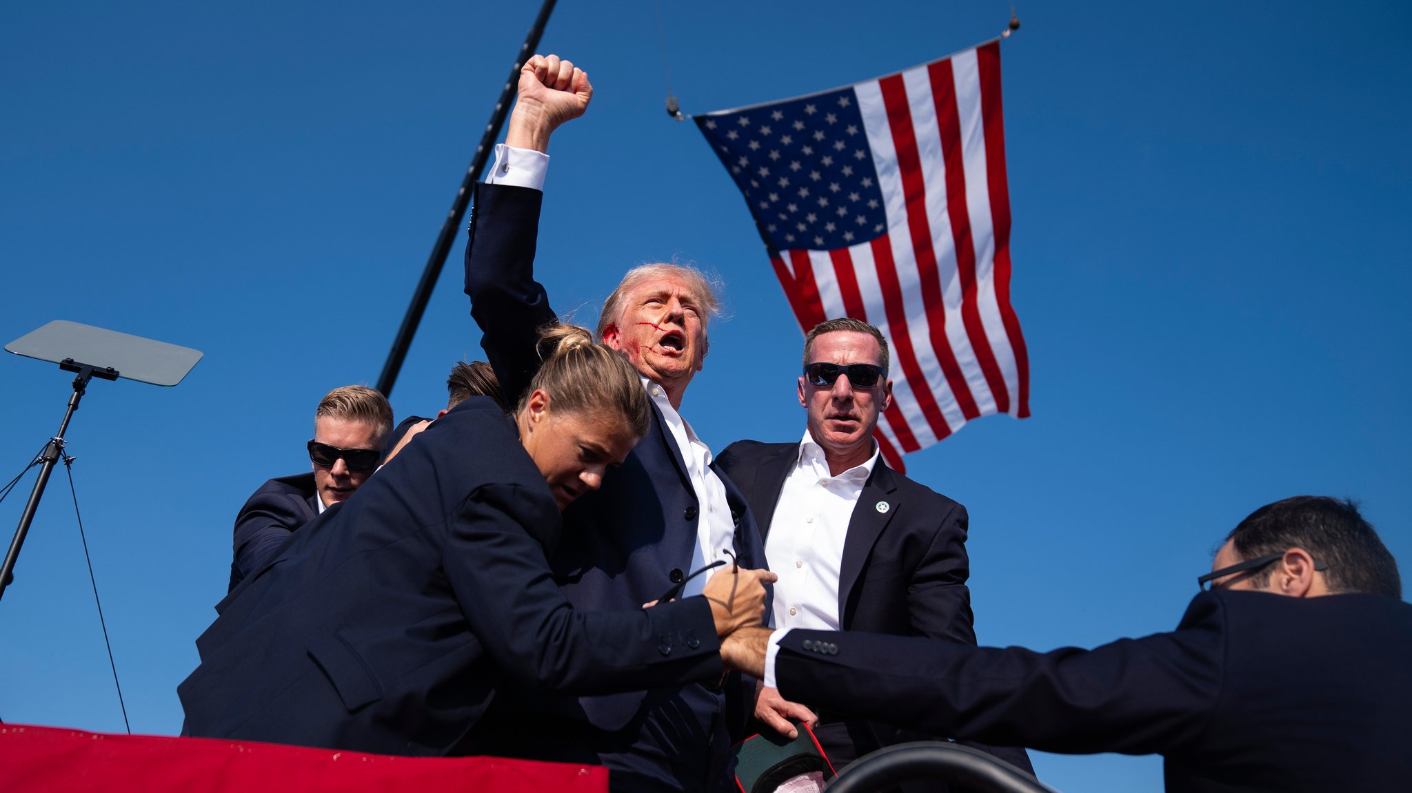 Trump-Foto mit der gereckten Faust.