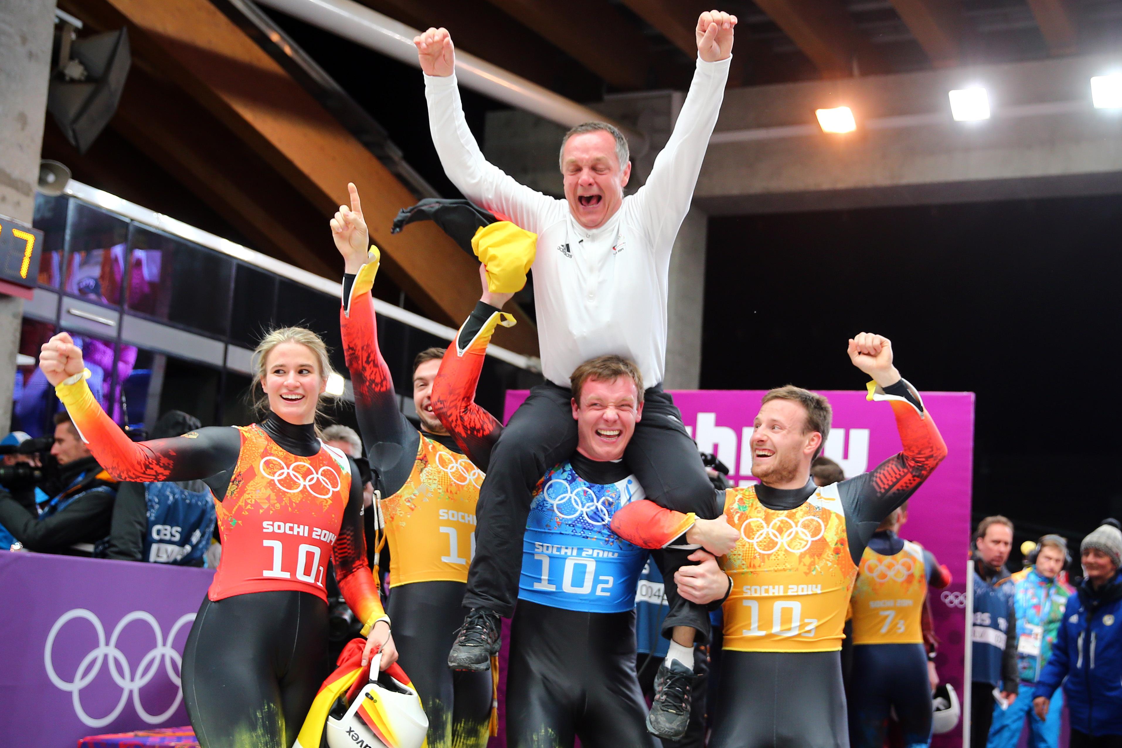 Norbert Loch (oben) beim Staffel-Olympiasieg in Sotschi 2018