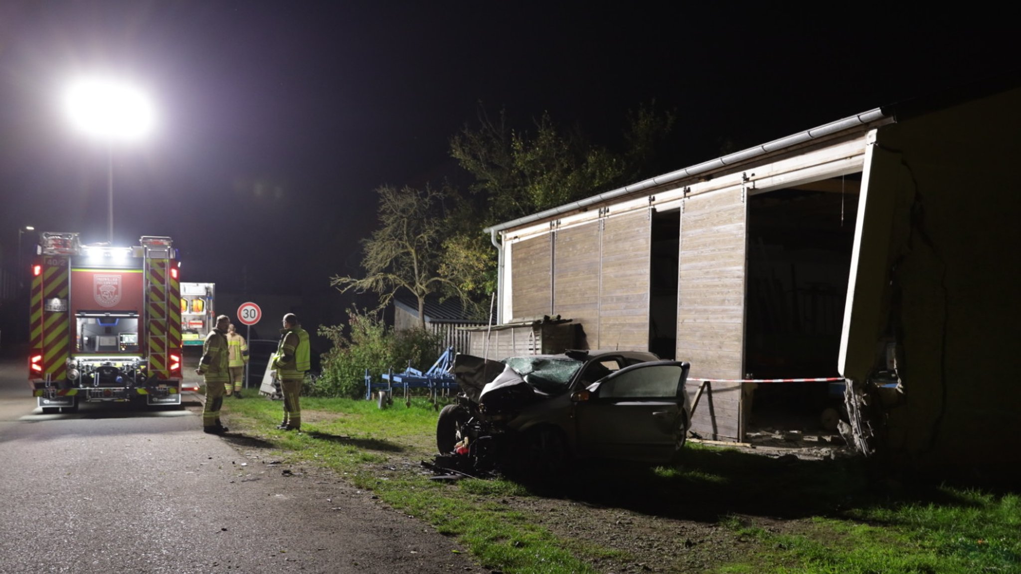 Das zerquetschte Auto nach dem Unfall bei Thierhaupten