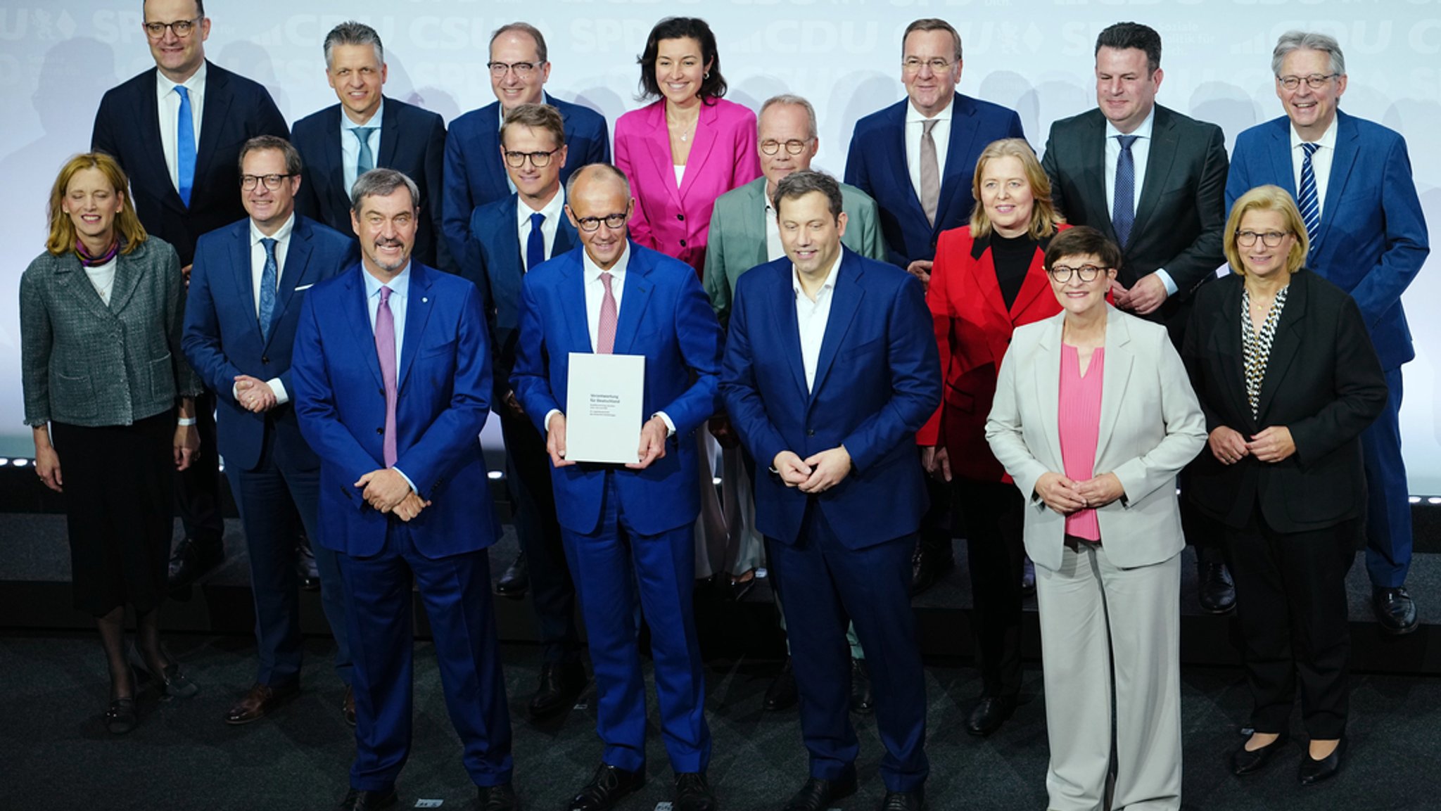 BR24: Koalitionsvertrag unterzeichnet - Wer jetzt die Macht hat