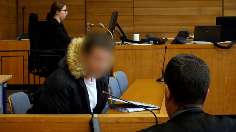 Aufgrund seiner psychischen Erkrankung ist der Verurteilte nicht schuldfähig. | Bild: BR / Theresa Momsen Aufgrund seiner psychischen Erkrankung ist der Verurteilte nicht schuldfähig.