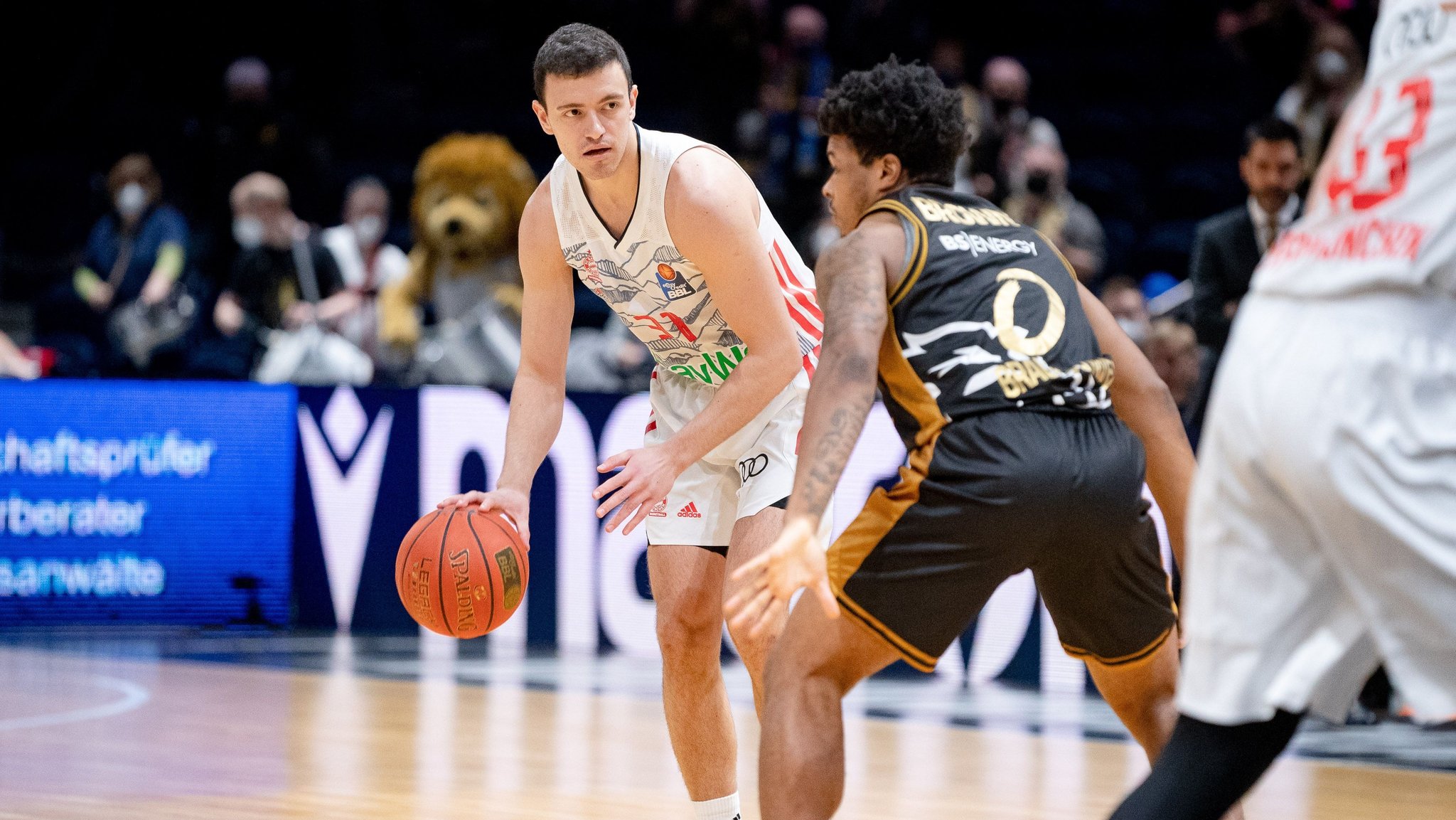 Basketball-Bundesliga: FC Bayern München in Braunschweig.