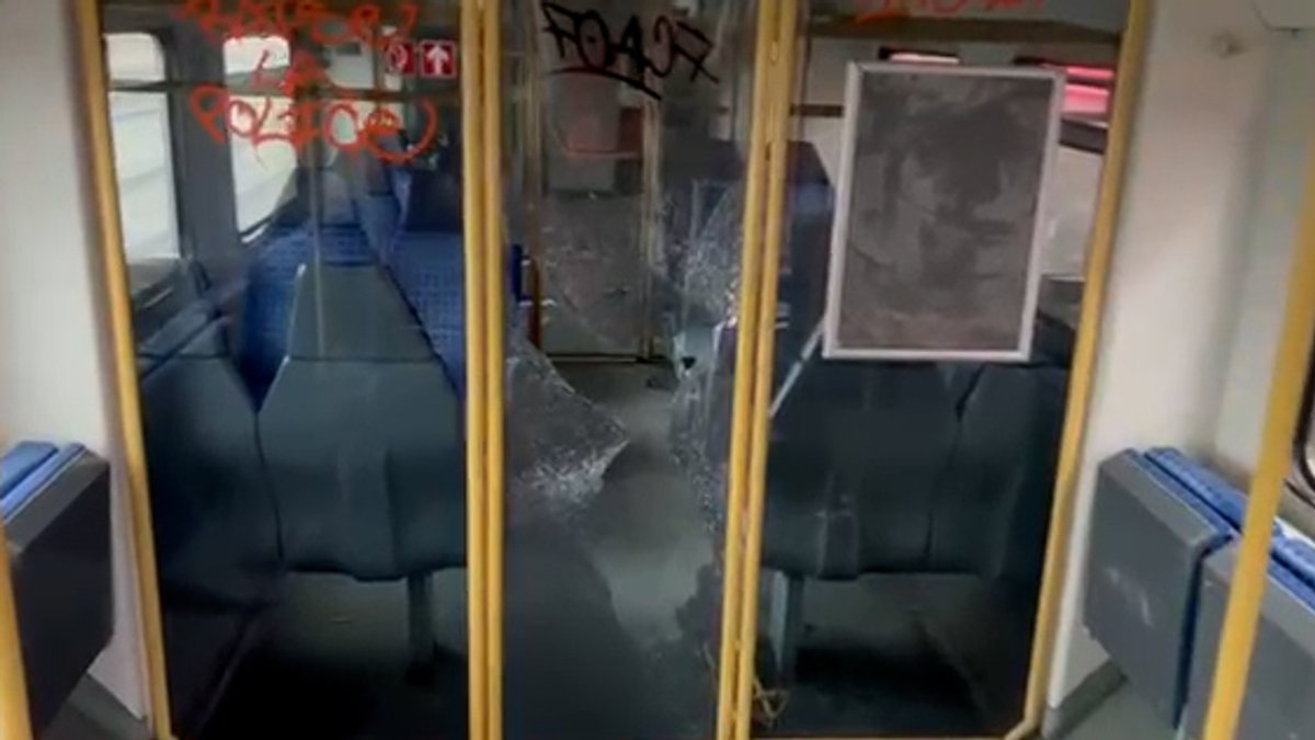Nach Vandalismus im Zug: FCA distanziert sich