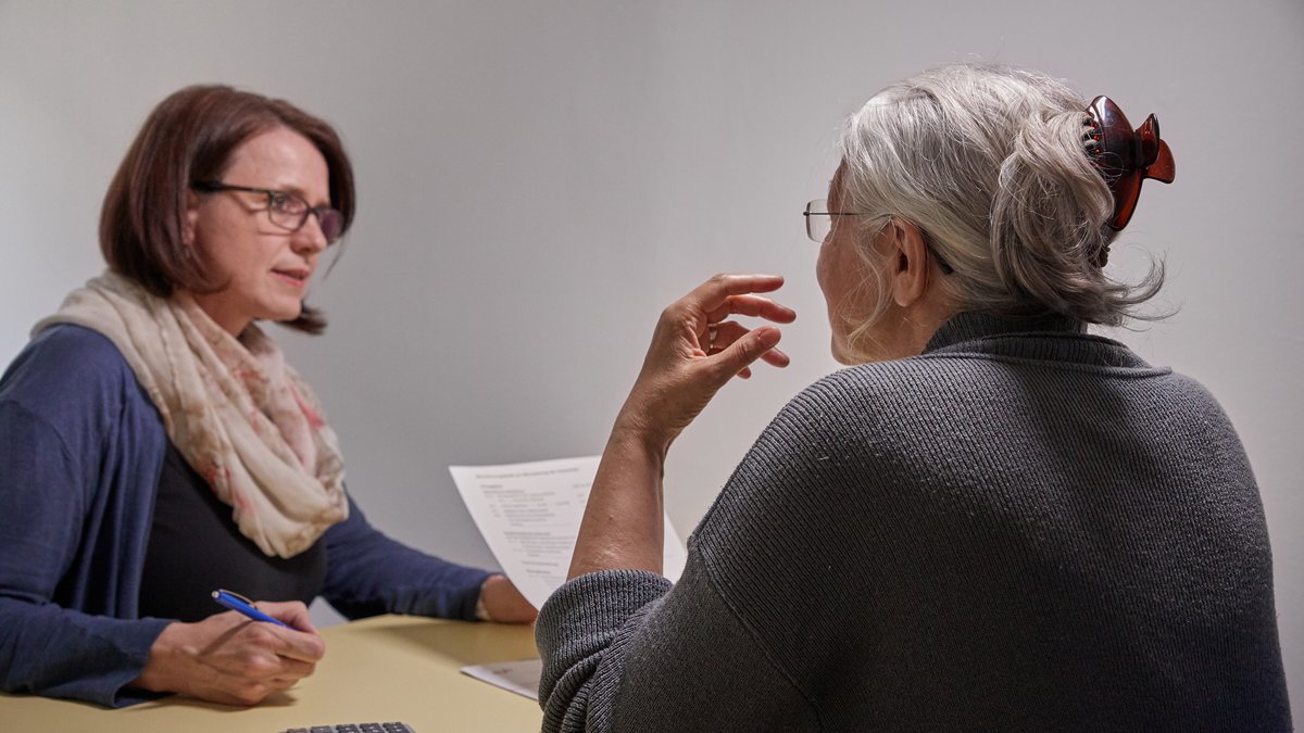 Steigende Armut in Bayern: Kirchliche Beratungsstellen am Limit