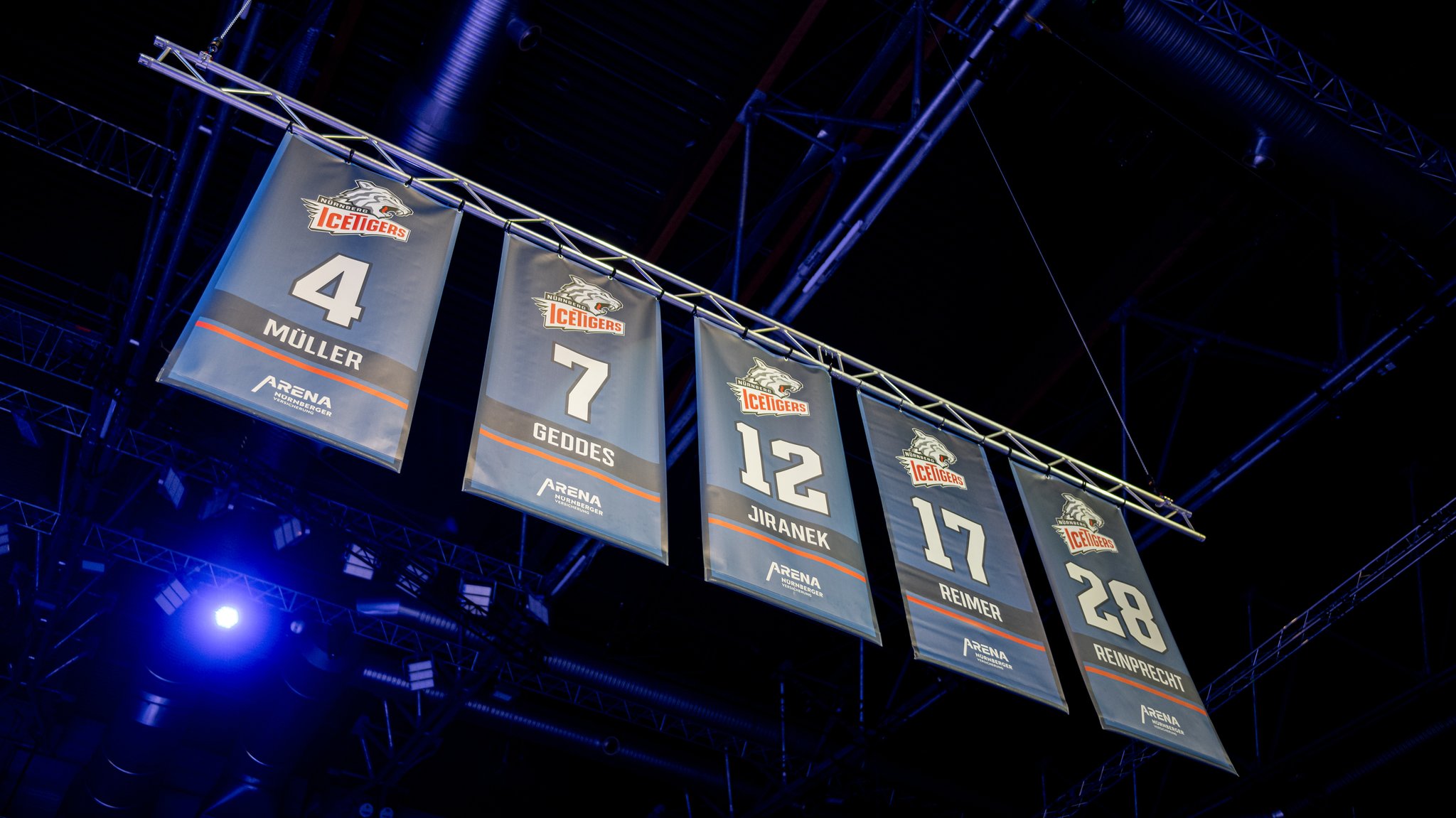 Patrick Reimers Trikot mit der 17 in der Nürnberger Arena