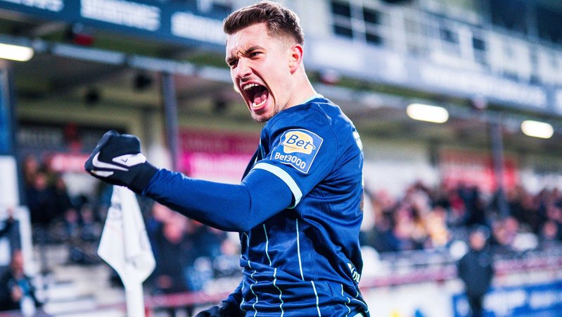 Guttau feiert seinen Treffer für die Löwen | Bild: IMAGO / Noah Wedel Guttau feiert seinen Treffer für die Löwen