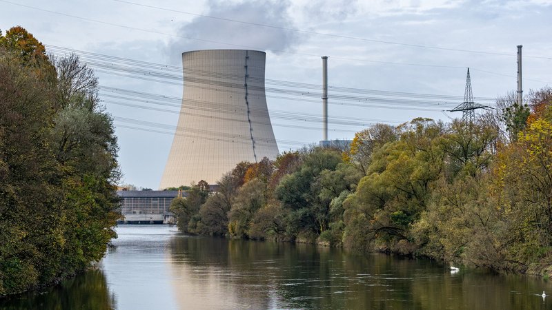 Das Kernkraftwerk Isar 2 in Essenbach bei  Landshut