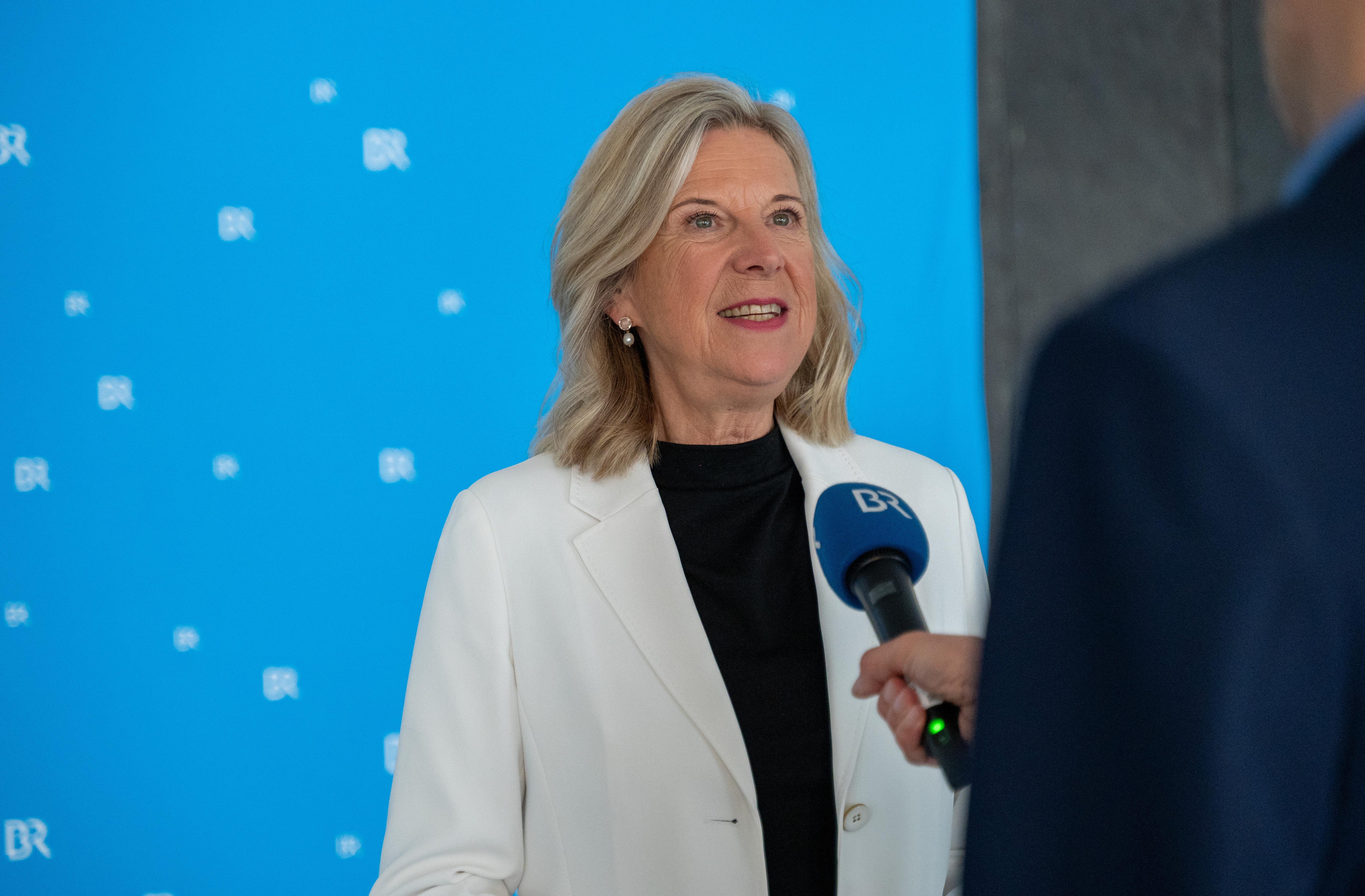 Die Chefin des Bayerischen Rundfunks, Katja Wildermuth, ist für eine zweite Amtsperiode wiedergewählt. 