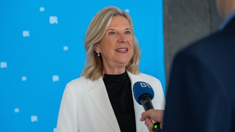 Die Chefin des Bayerischen Rundfunks, Katja Wildermuth, ist für eine zweite Amtsperiode wiedergewählt. | Bild: picture alliance/dpa | Leonie Asendorpf Die Chefin des Bayerischen Rundfunks, Katja Wildermuth, ist für eine zweite Amtsperiode wiedergewählt.