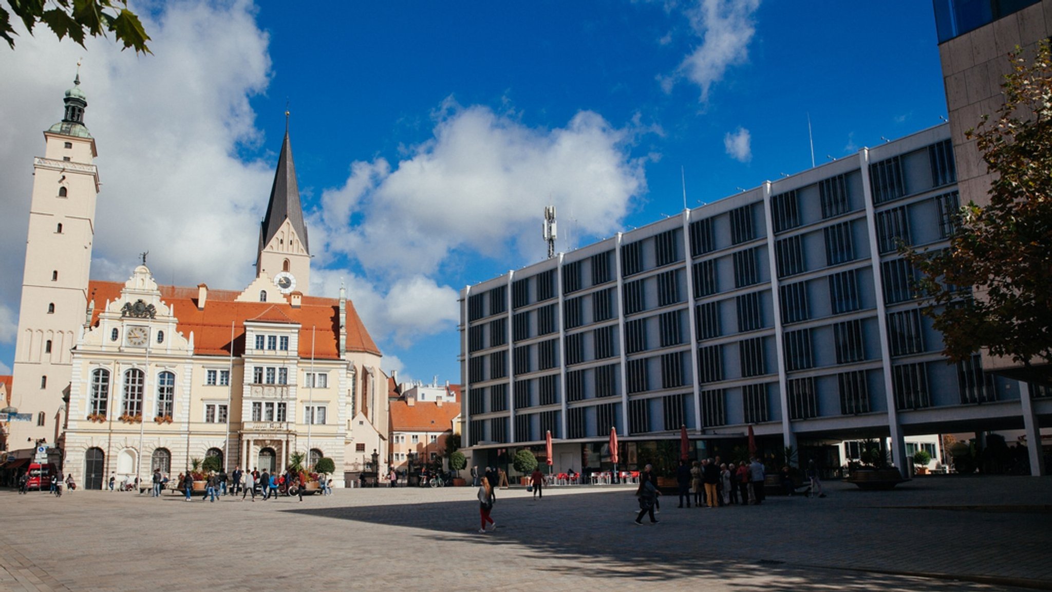 Auf die Ingolstädter kommen massive Sparmaßnahmen zu, die der Stadtrat nun beschlossen hat. Besonders Kultur und Soziales sind betroffen.