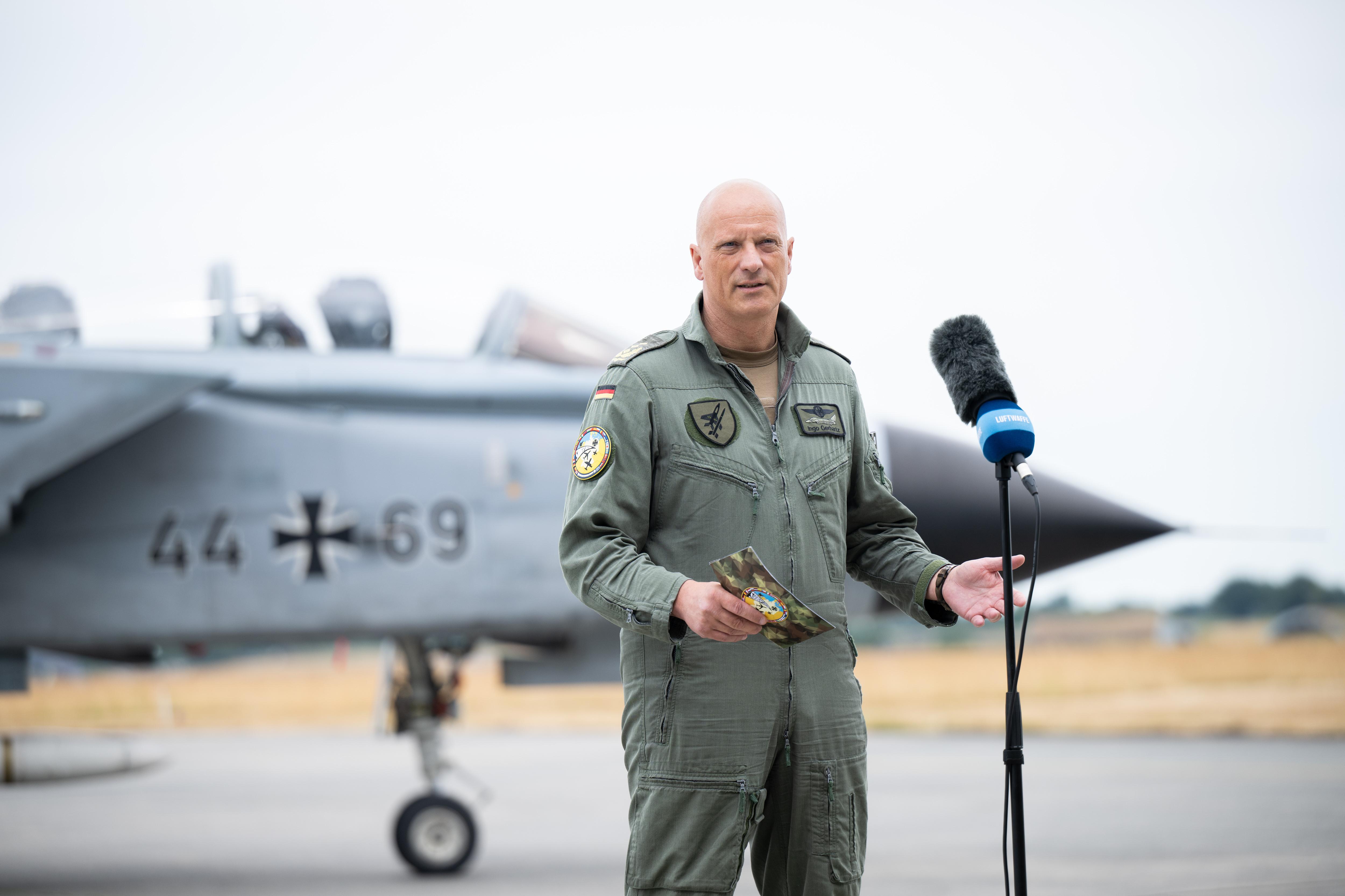 Archivbild: Ingo Gerhartz, Inspekteur der Luftwaffe, spricht während eines Pressetermins.