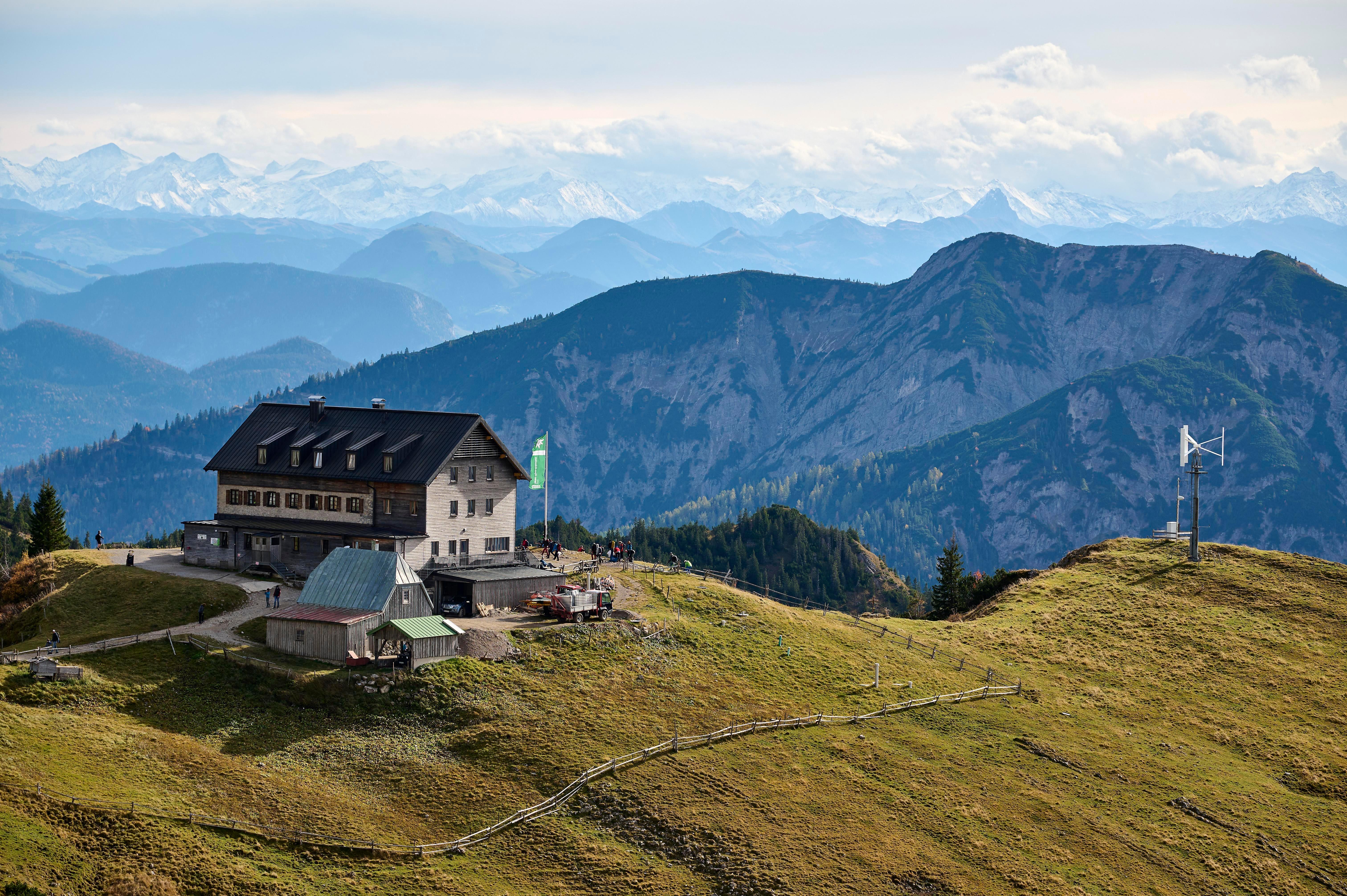 Blick aufs Rotwandhaus.