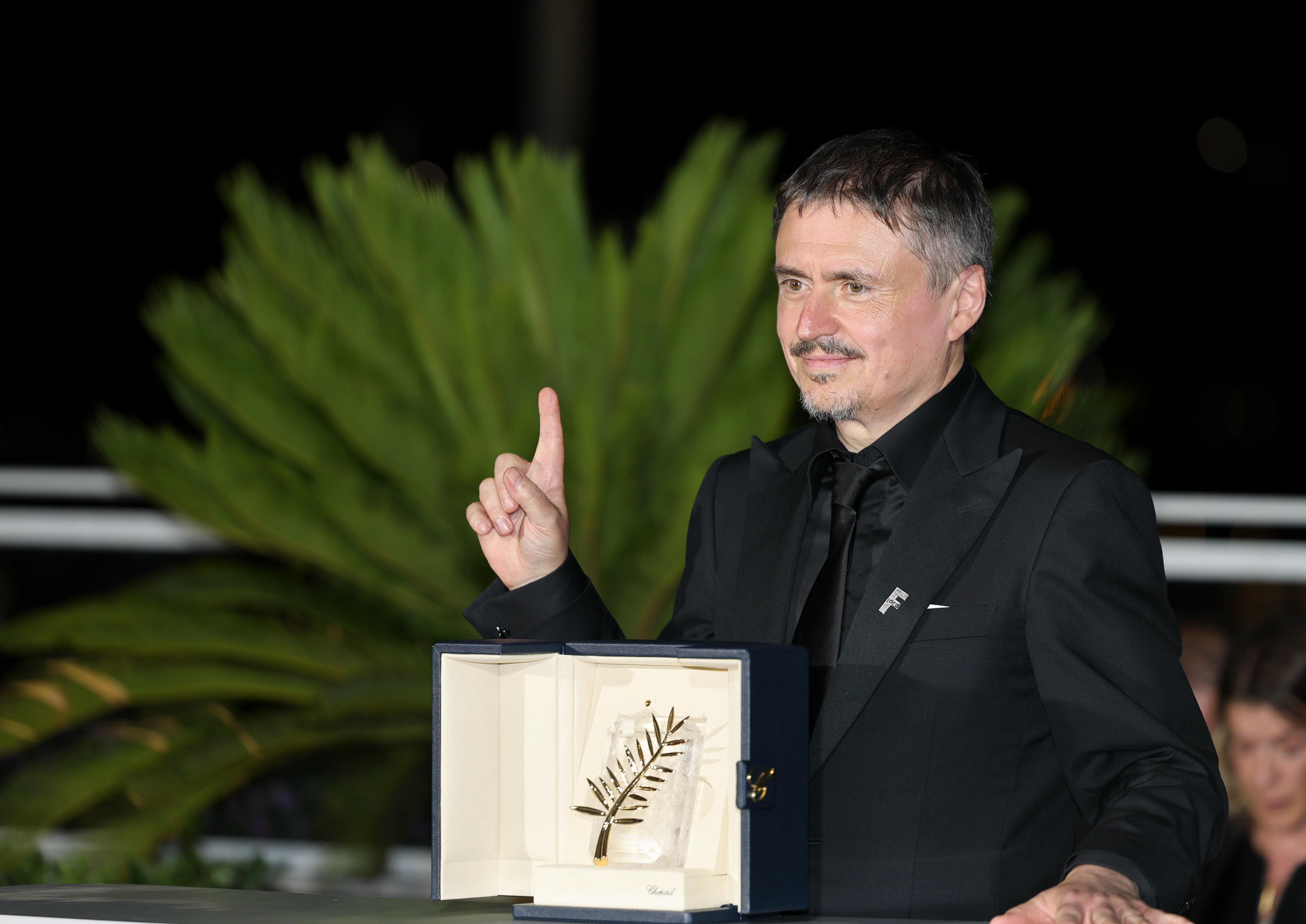 Regisseur Cristian Mungiu mit seiner Goldenen Palme für den Film "Fjord"