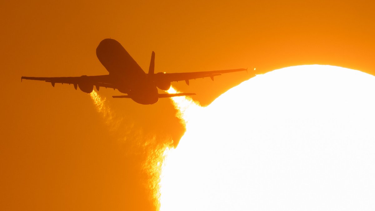 Flugzeug startet