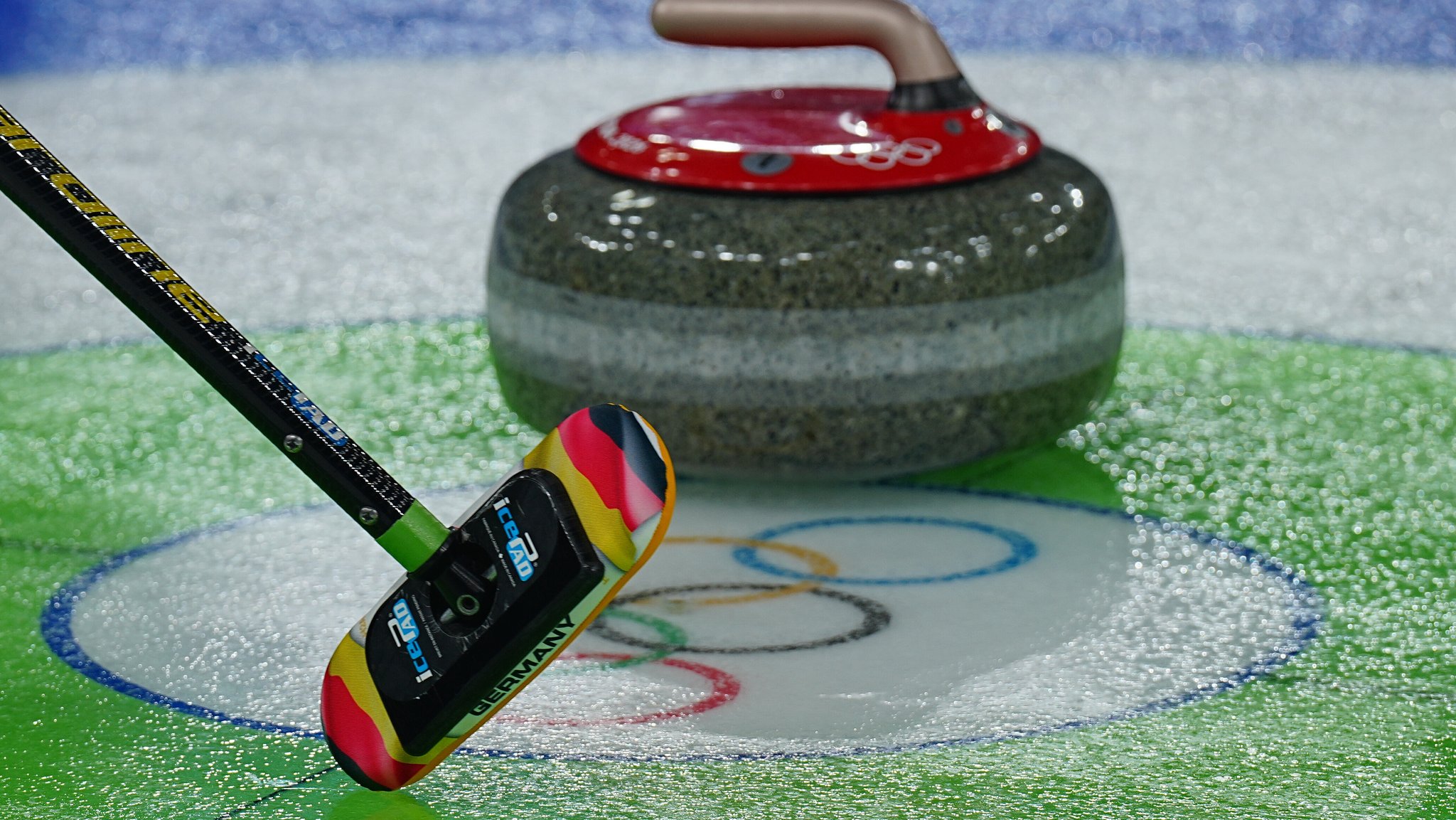 Curling Stein | Bild: picture alliance/dpa | Hendrik Schmidt Curling Stein