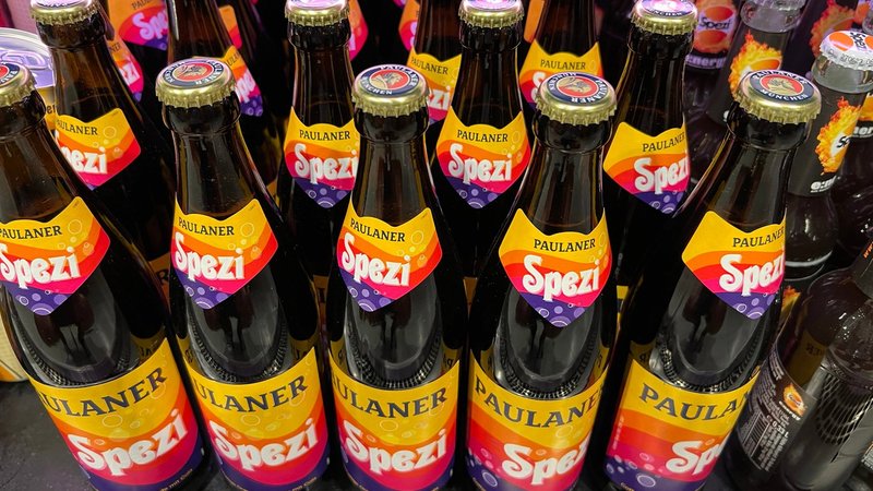 Spezi-Flaschen von Paulaner | Bild: picture-alliance/Sven Simon Spezi-Flaschen von Paulaner