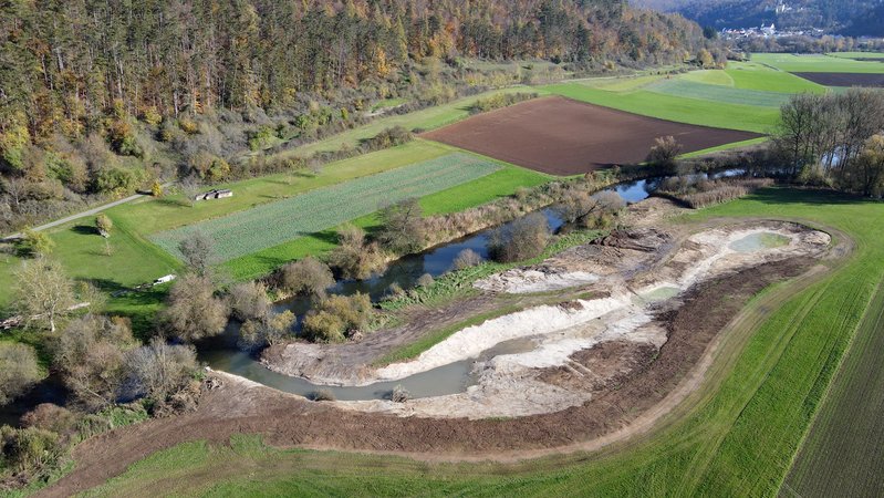 Renaturierung der Altmühl bei Kipfenberg-Böhming: Der Fluss kann sich bei Hochwasser jetzt ausdehnen, Tiere und Pflanzen haben wieder ein Biotop. Ein Beitrag  von Christoph Dicke.