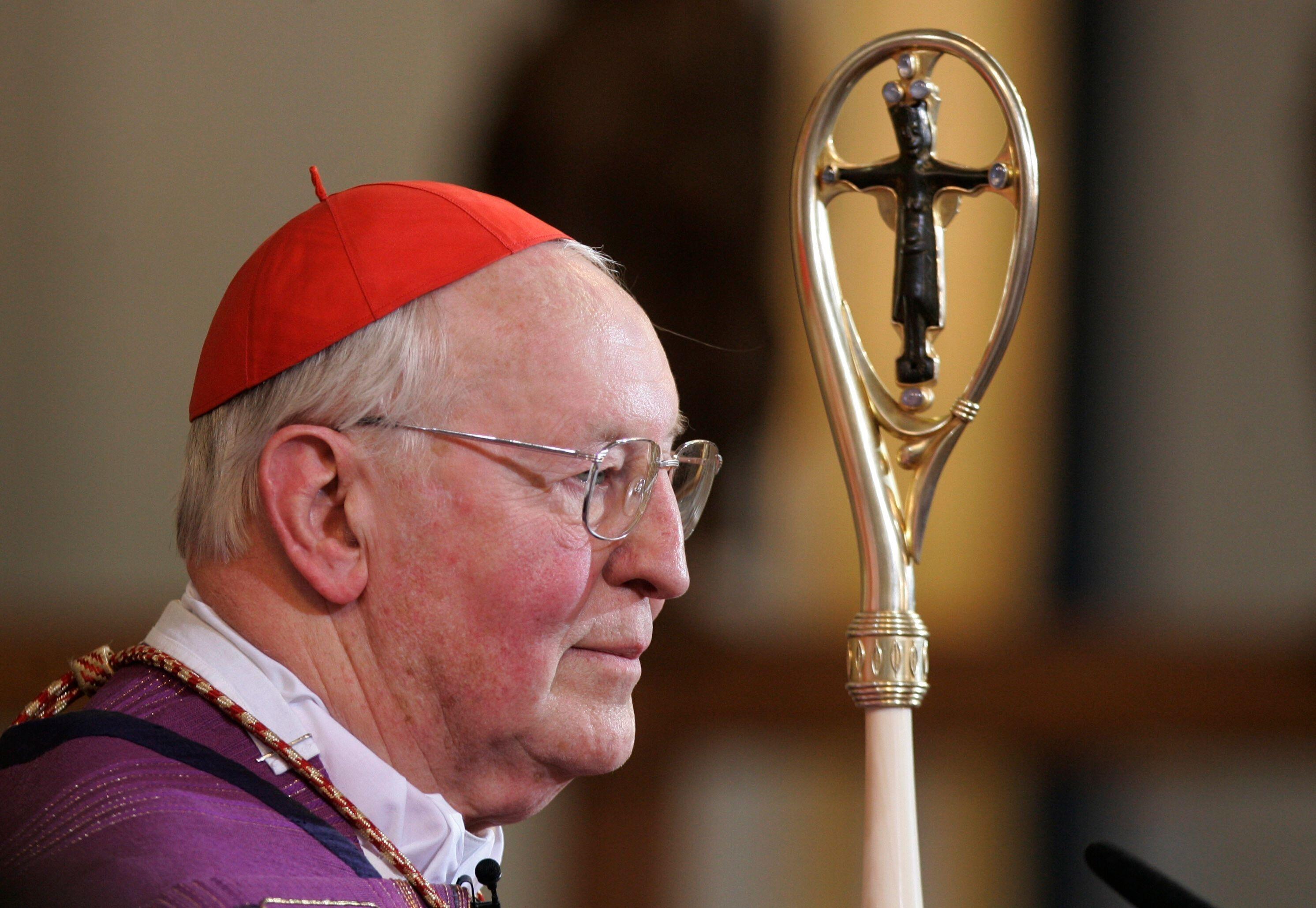 Der ehemalige Münchner Erzbischof Kardinal Friedrich Wetter gehört zu den ältesten Kardinälen weltweit. 