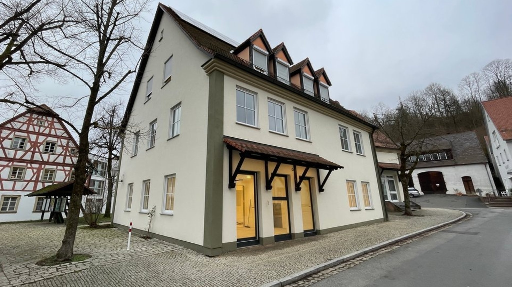 Ein Haus von außen. 