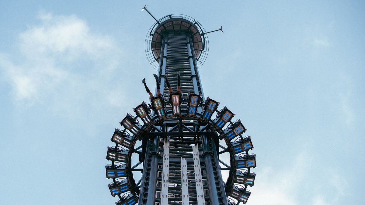 Der Freefall-Tower im Bayern-Park