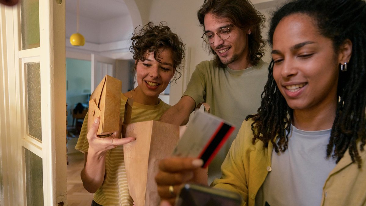 Gold, Platin, Hölzern? So finden Sie die perfekte Kreditkarte
