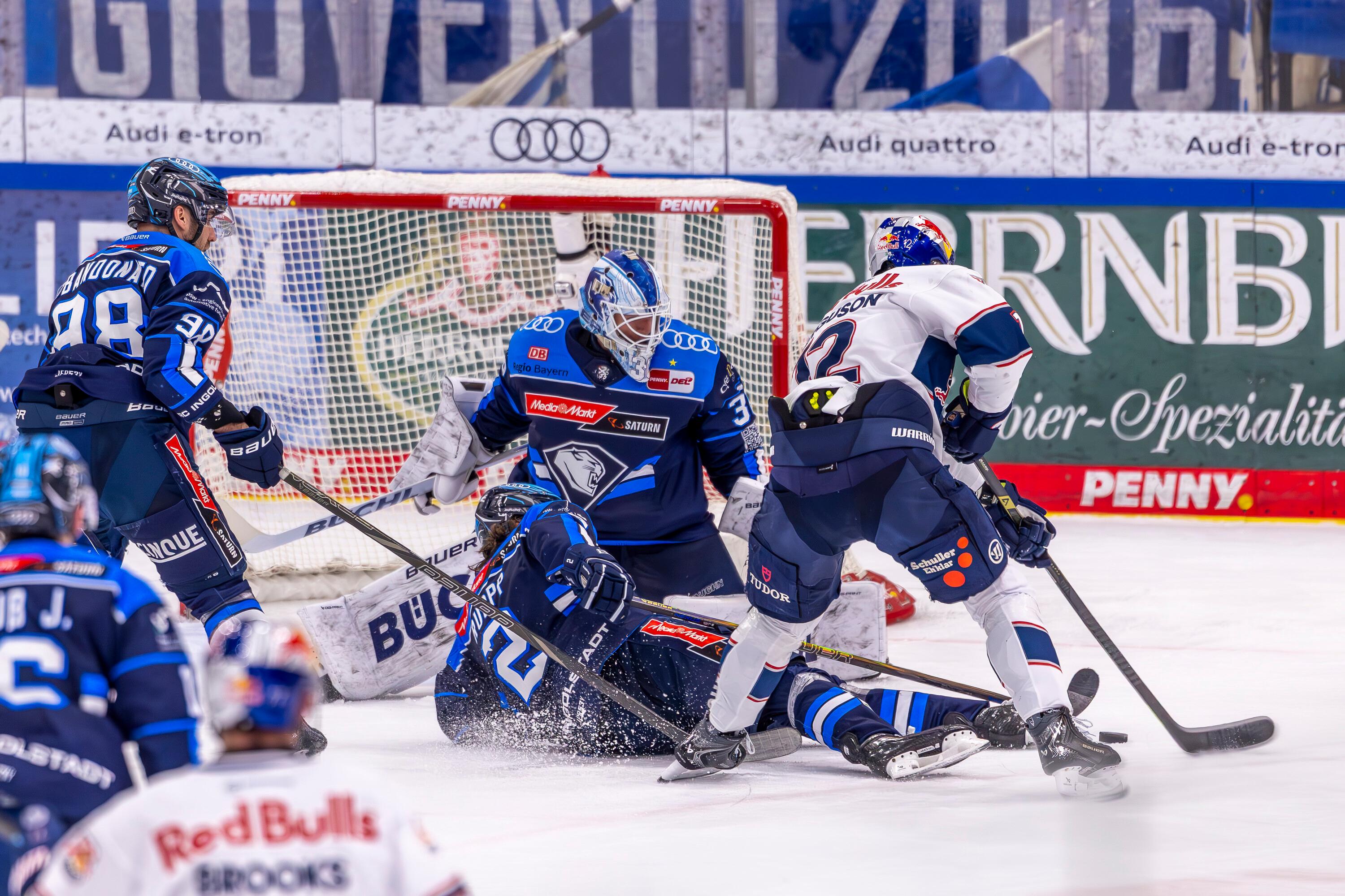 Spielszene EHC München - ERC Ingolstadt