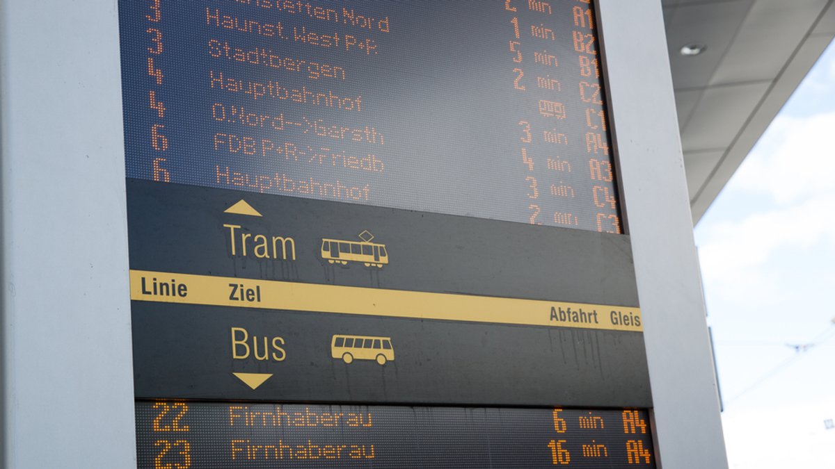 Mit dem Deutschlandticket geht's aber auch weit über die Stadtgrenzen hinaus. | Bild: Alexander Krauß / BR.de Mit dem Deutschlandticket geht's aber auch weit über die Stadtgrenzen hinaus.
