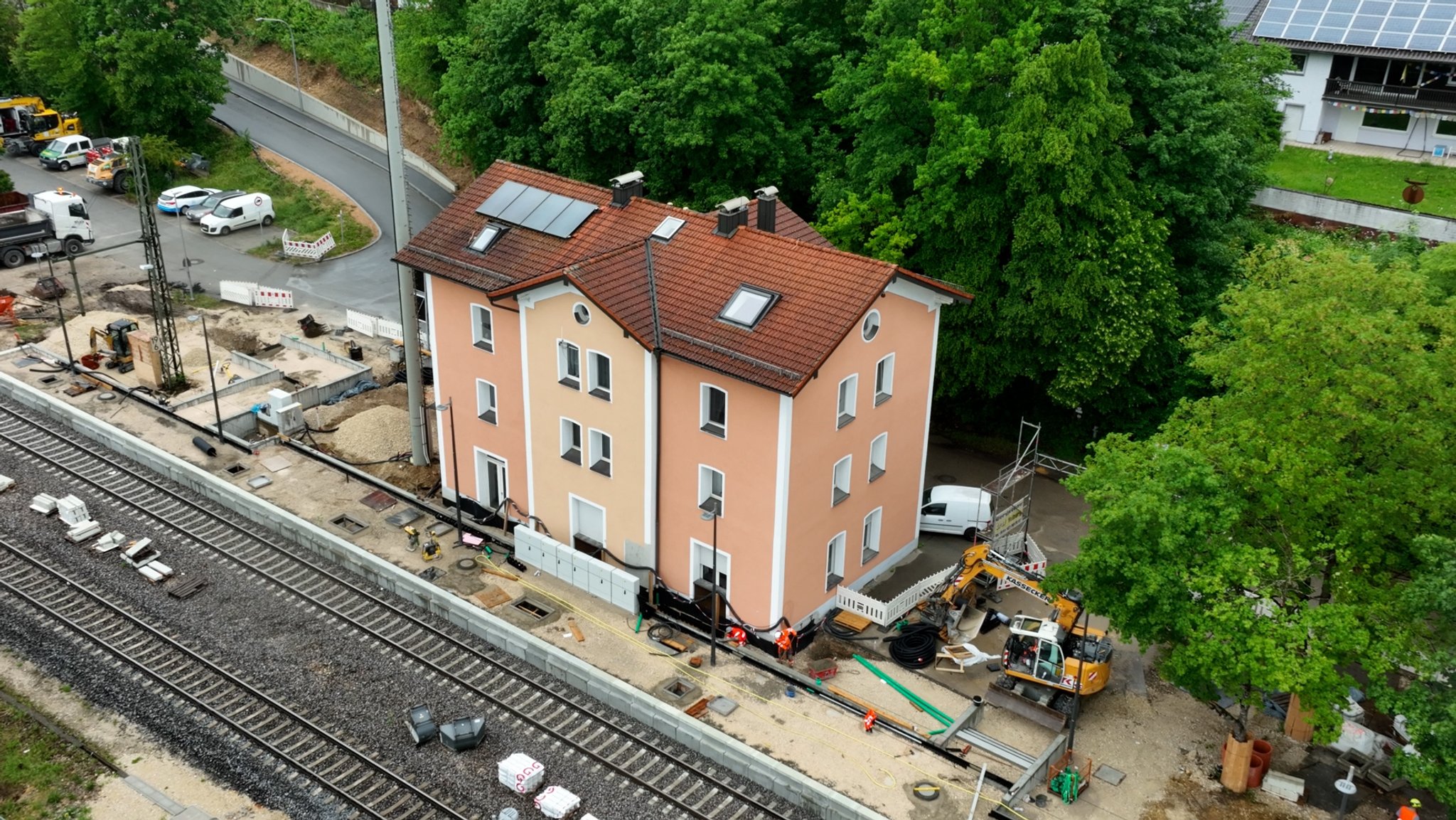Der Bahnhof in Laaber - trotz Umbau ist er nicht barrierefrei. | Bild: Patrick Viertl/BR Der Bahnhof in Laaber - trotz Umbau ist er nicht barrierefrei.