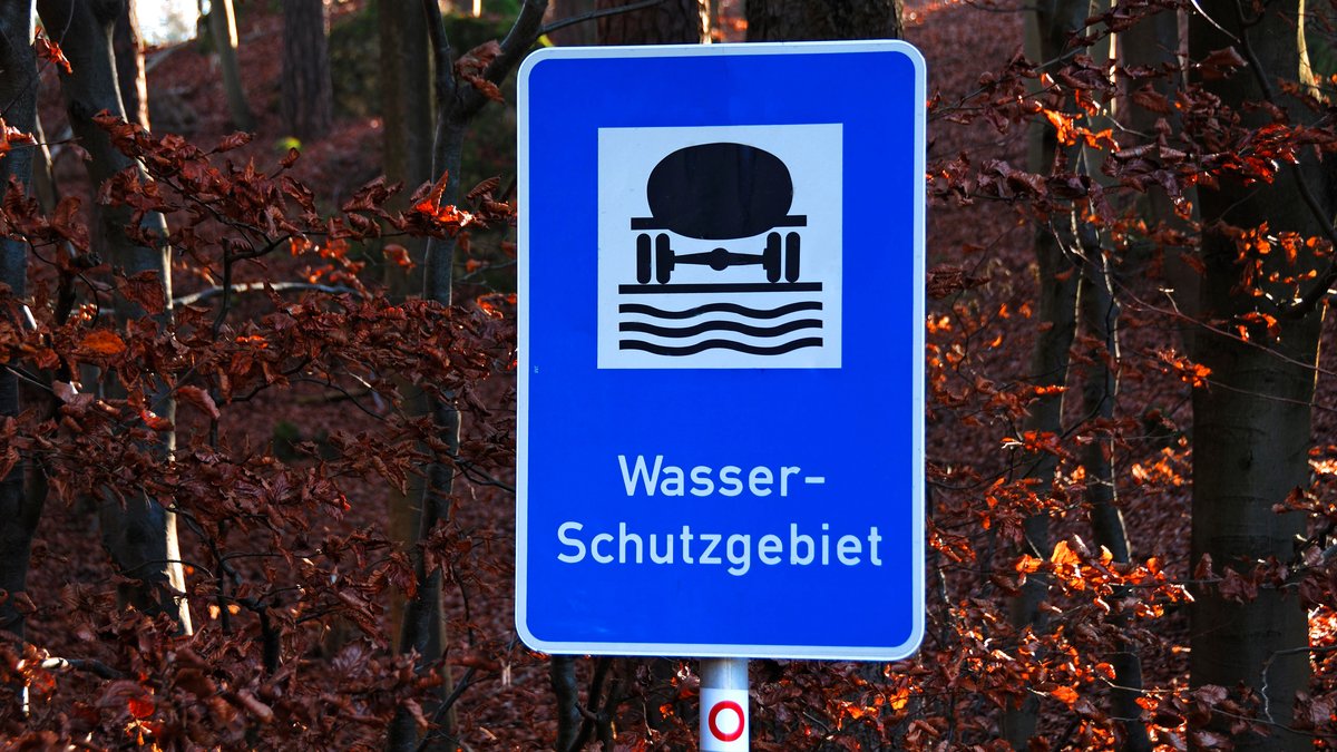 Schild "Wasserschutzgebiet" in Betzenstein, Oberfranken