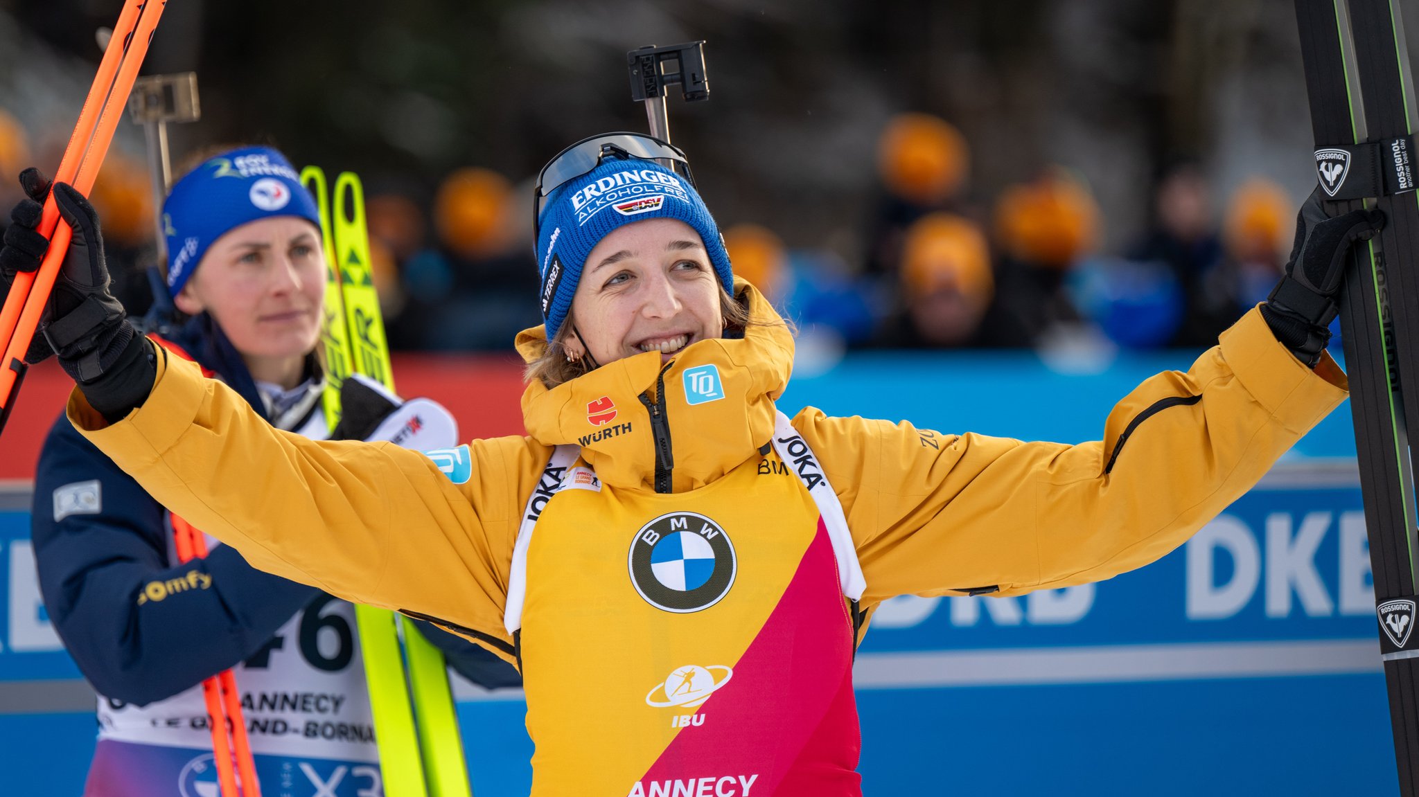 Biathletin Franziska Preuß jubelt