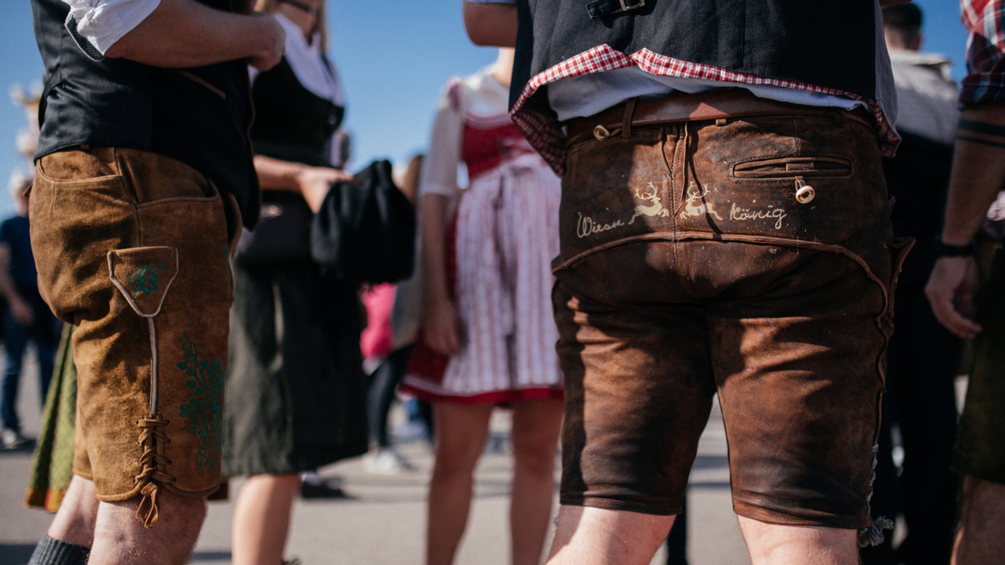 Männer in Lederhosen