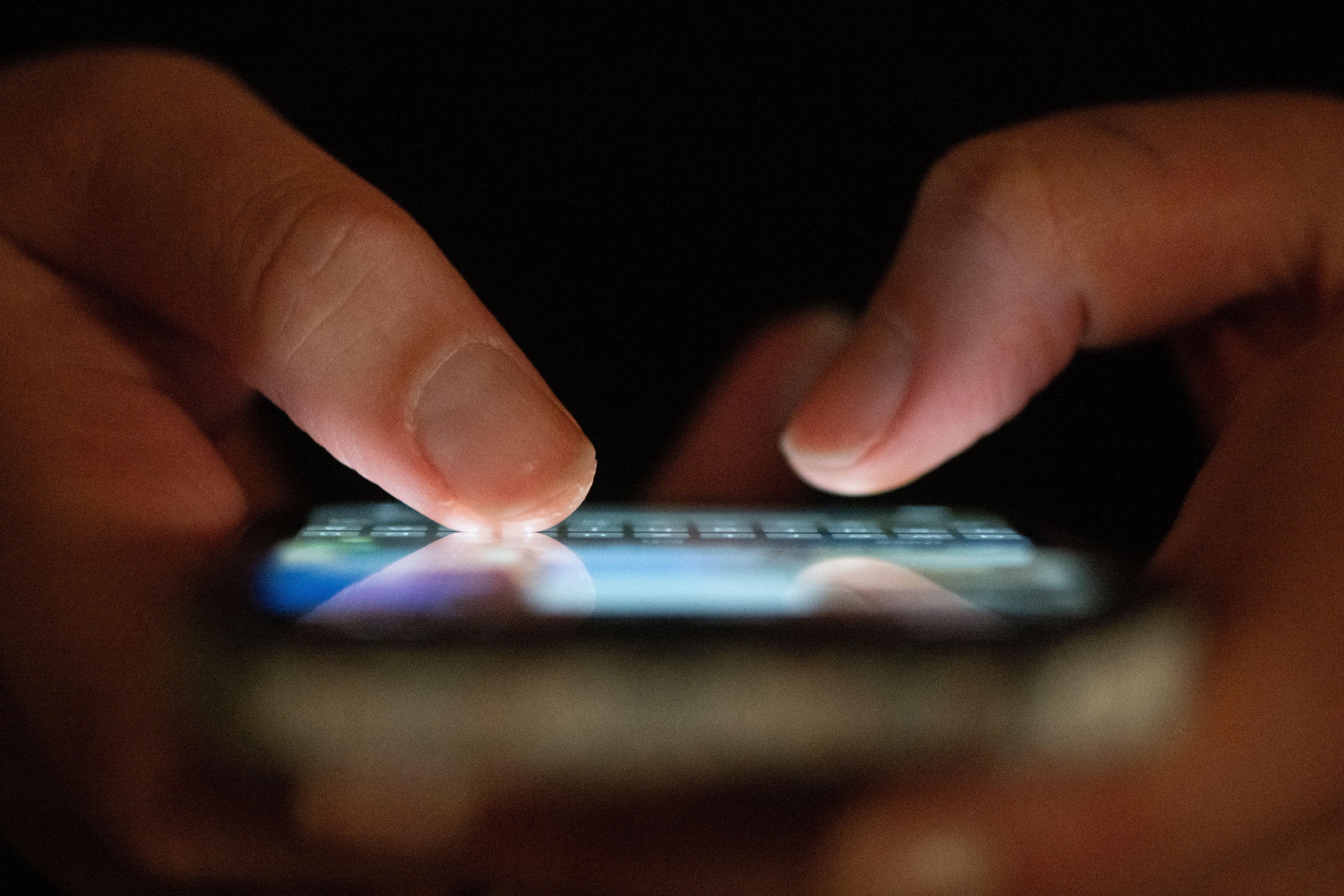 Die Deutsche Telekom spricht sich für einen Paradigmenwechsel aus, um dem Kriminalitätsphänomen der Betrugs-SMS zu begegnen.