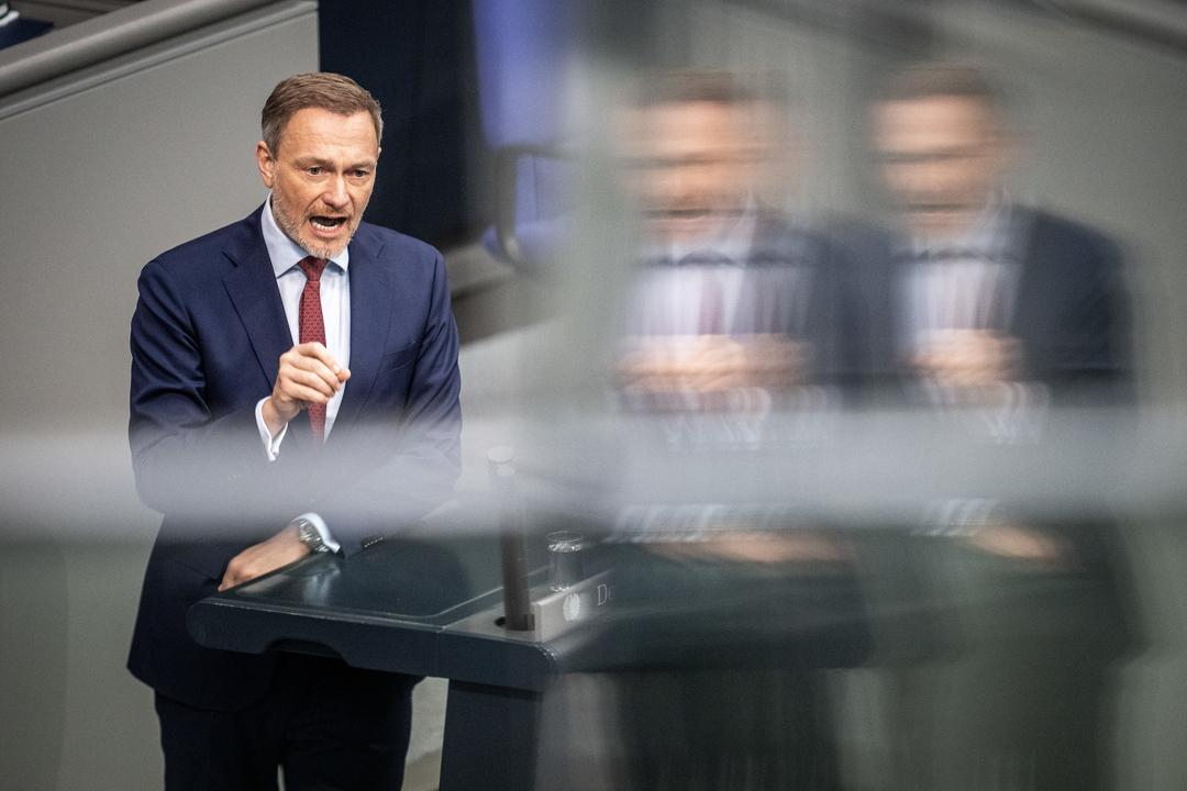 Lobt Etat 2024 im Bundestag: Christian Lindner