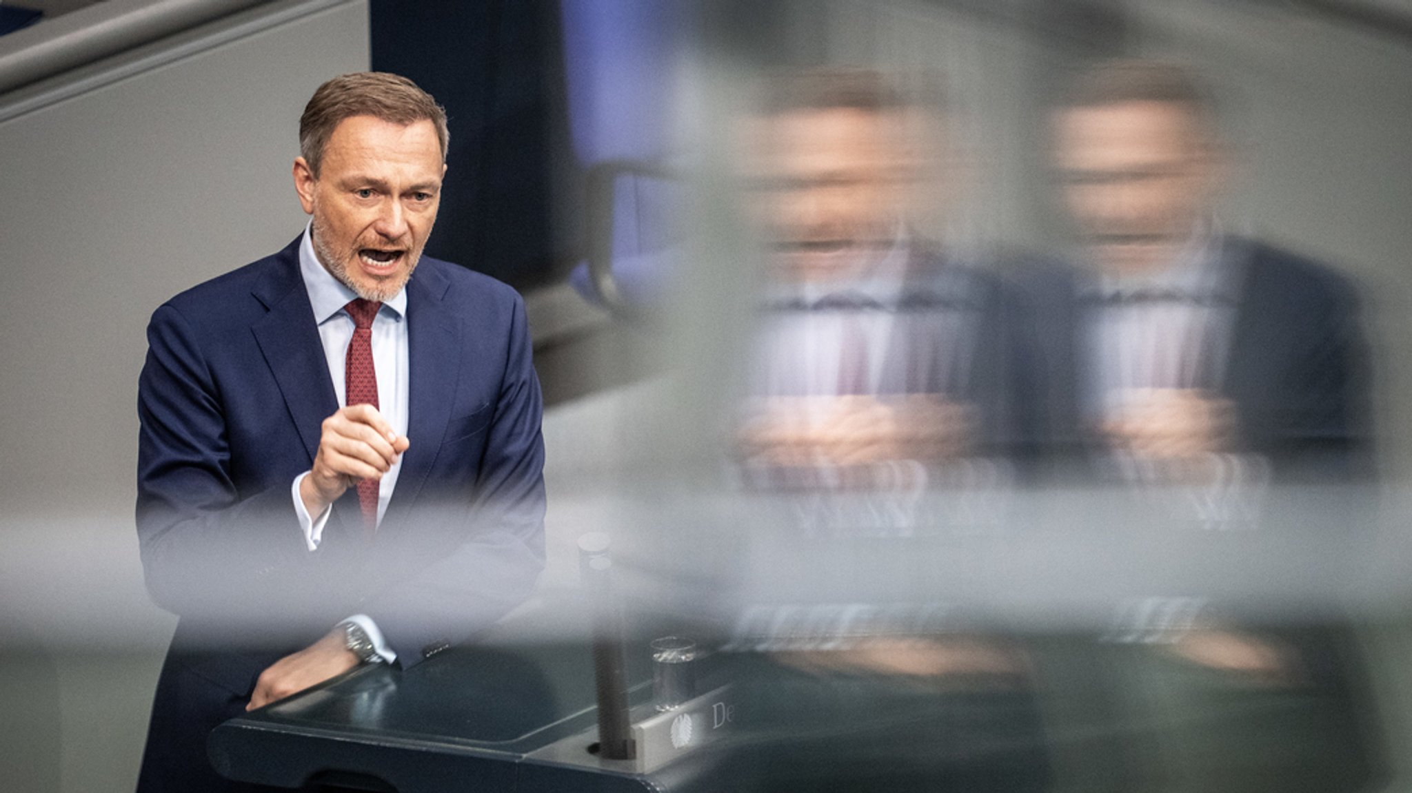 Weiter Debatte über Schuldenbremse - Lindner verteidigt Etat 