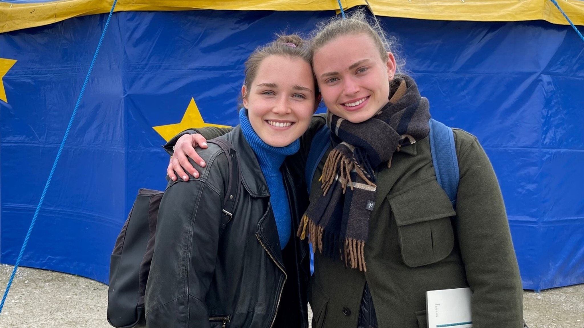 Die Freundinnen Annika und Stella engagieren sich gemeinsam gegen den Klimawandel