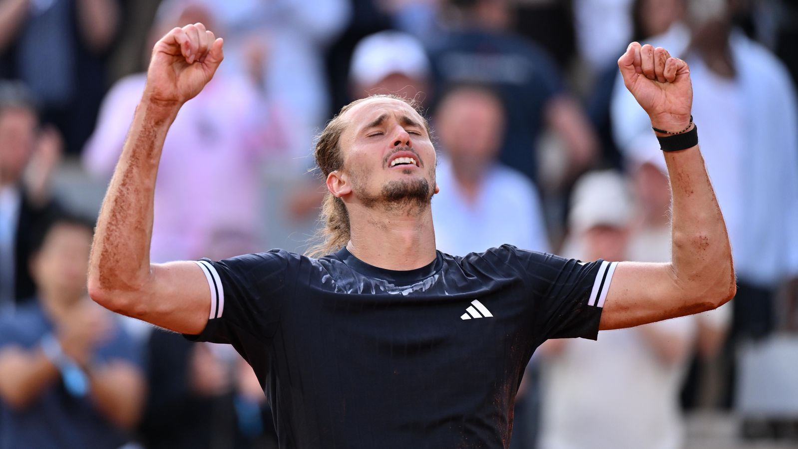 Photo: br.de Alexander Zverev nach seinem Sieg bei den French Open