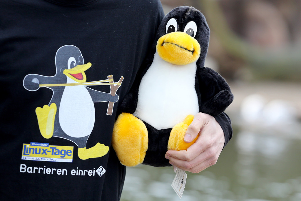 Linux-Pinguin Tux als Stofftier
