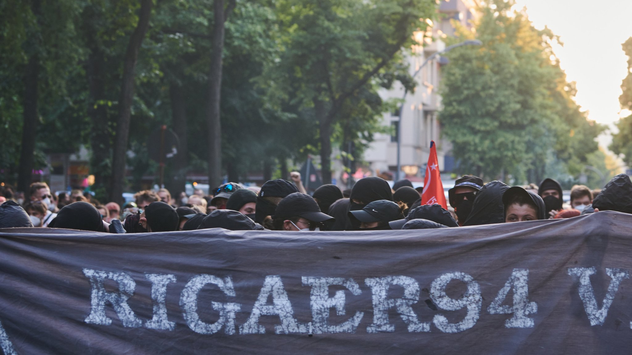 Krawalle bei Demo für besetztes Haus "Rigaer 94" in Berlin