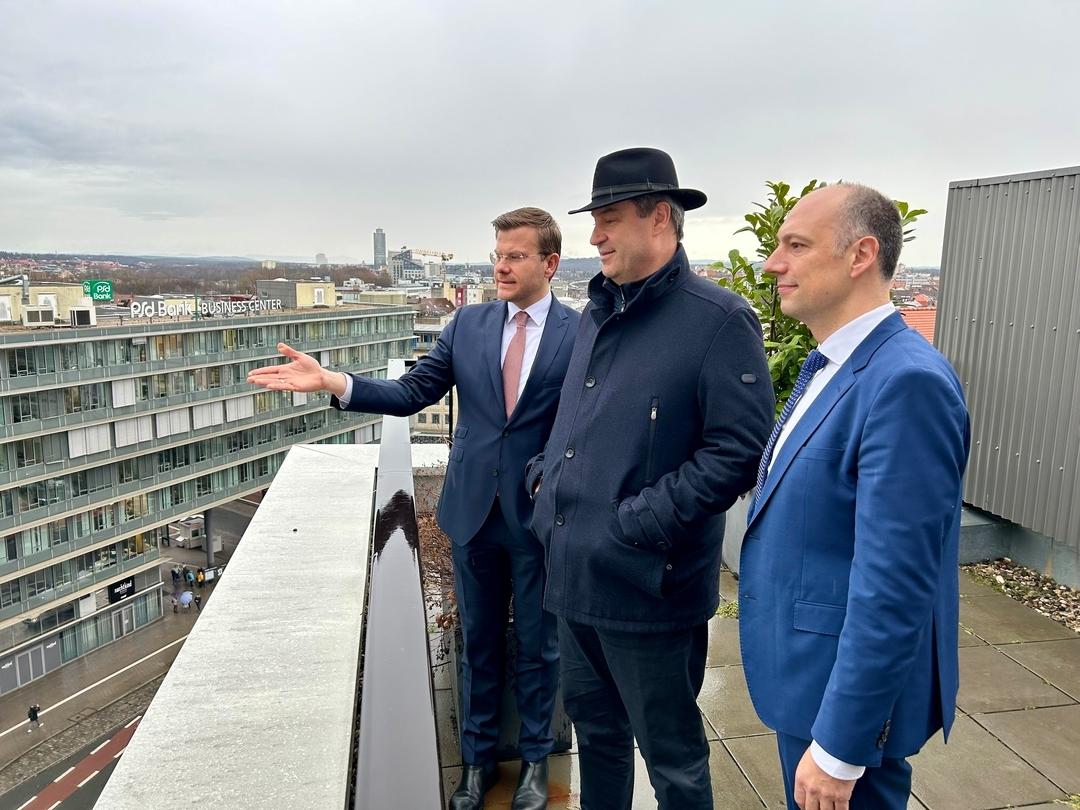 Markus Söder mit Nürnbergs OB König (hinten) und CSU-Fraktionschef Andreas Krieglstein 