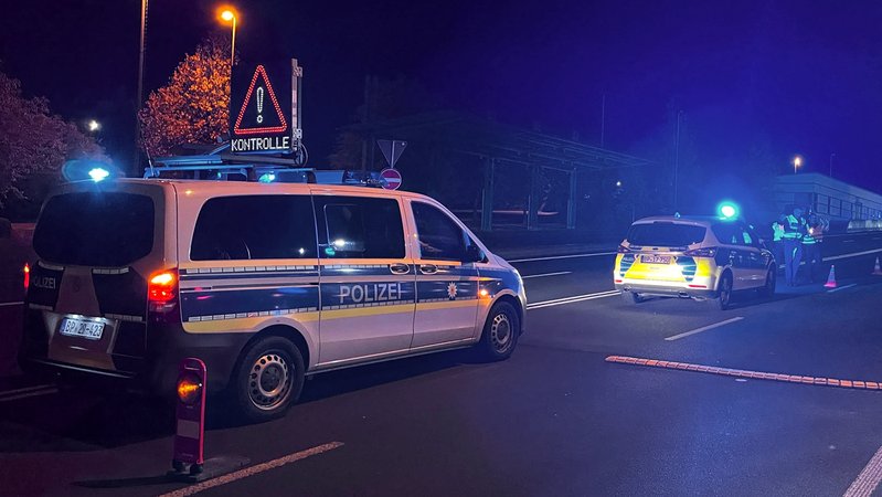 Die Bundespolizei verstärkt die Kontrollen nach Tschechien am Grenzübergang Schirnding.