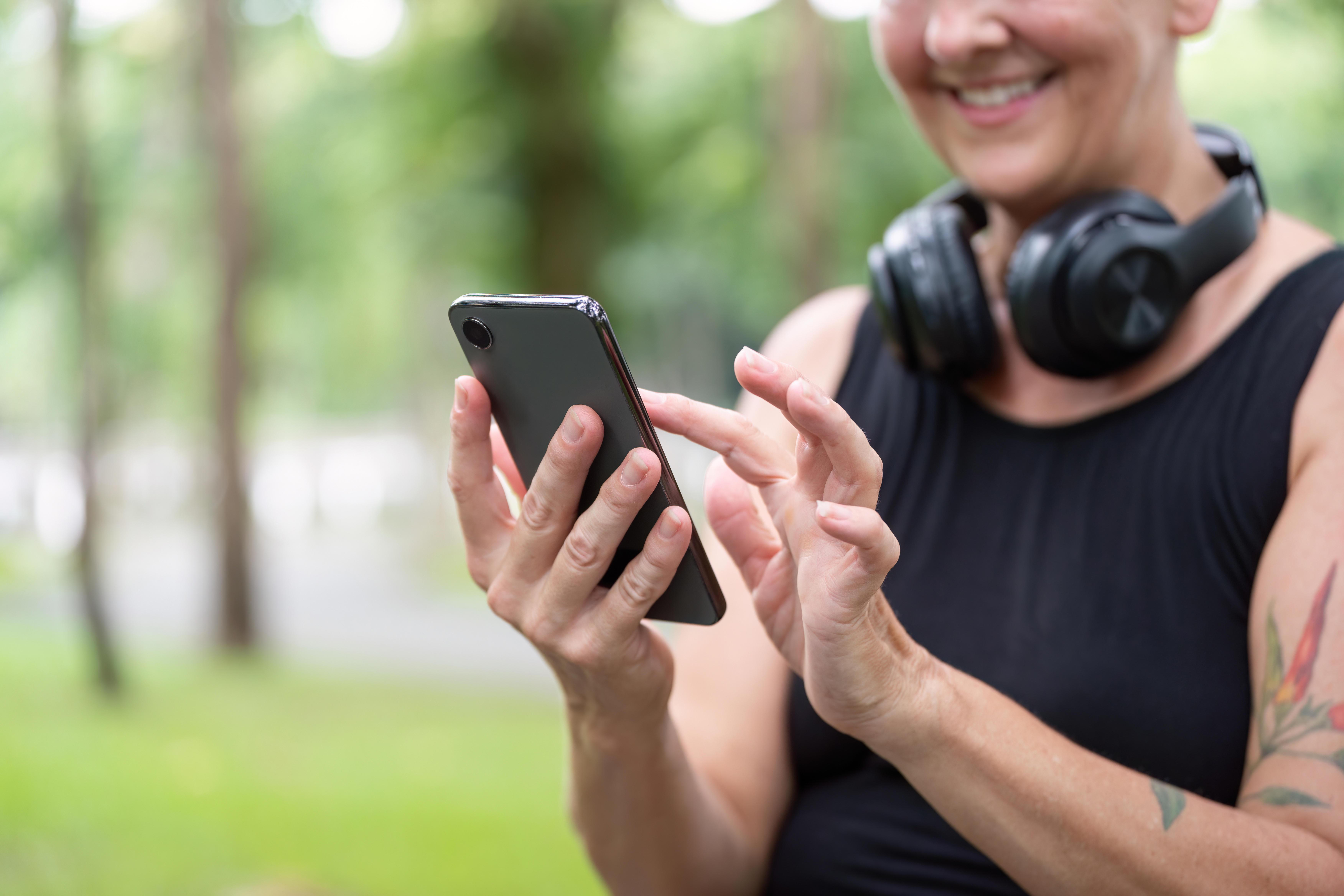 Die Zwei-Faktor-Authentifizierung ist eine einfache Sicherheitsmethode mit großer Wirkung. Wirksam ist sie aber vor allem per App – und nicht per SMS. 