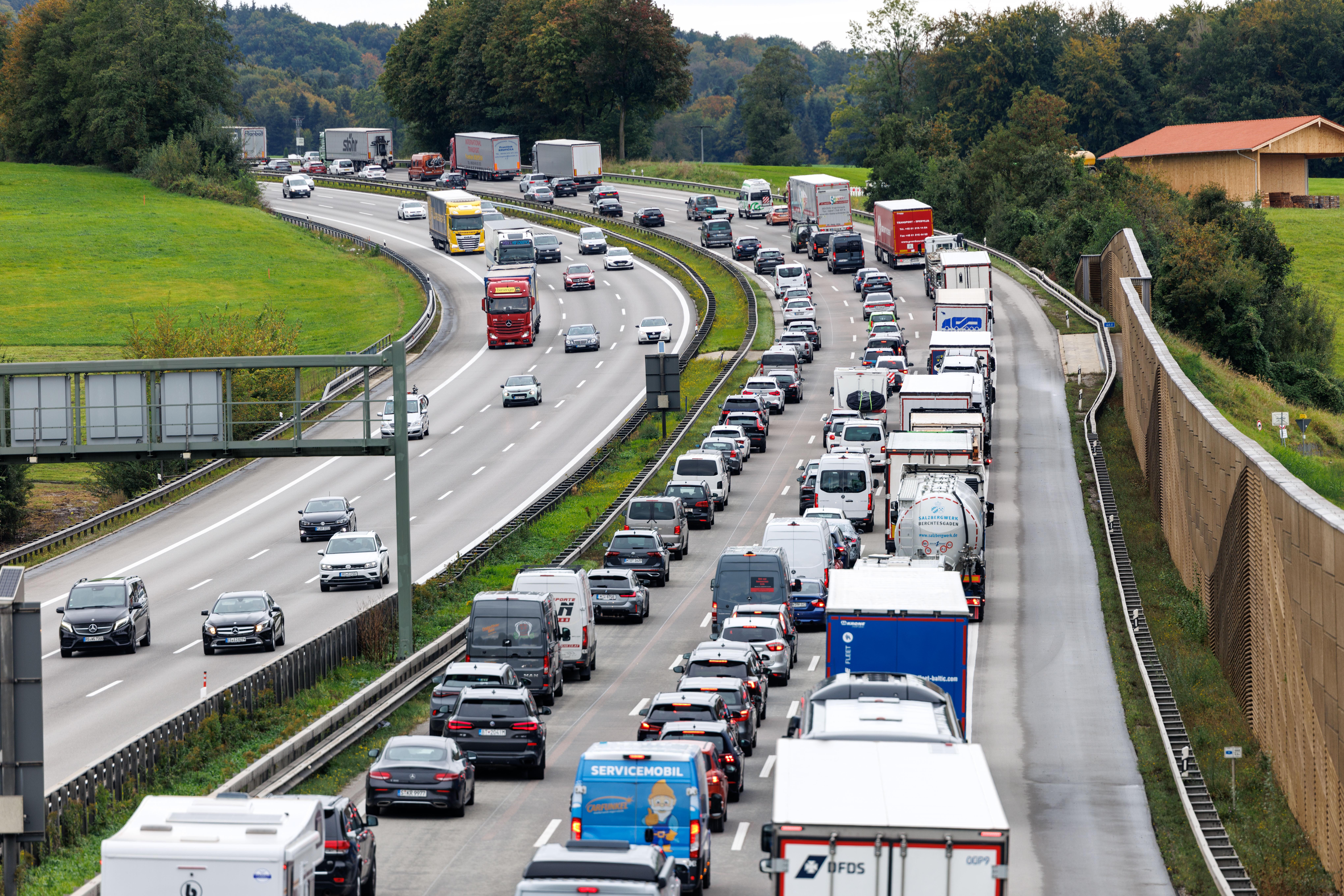 Stau auf der A8 (Symbolbild)