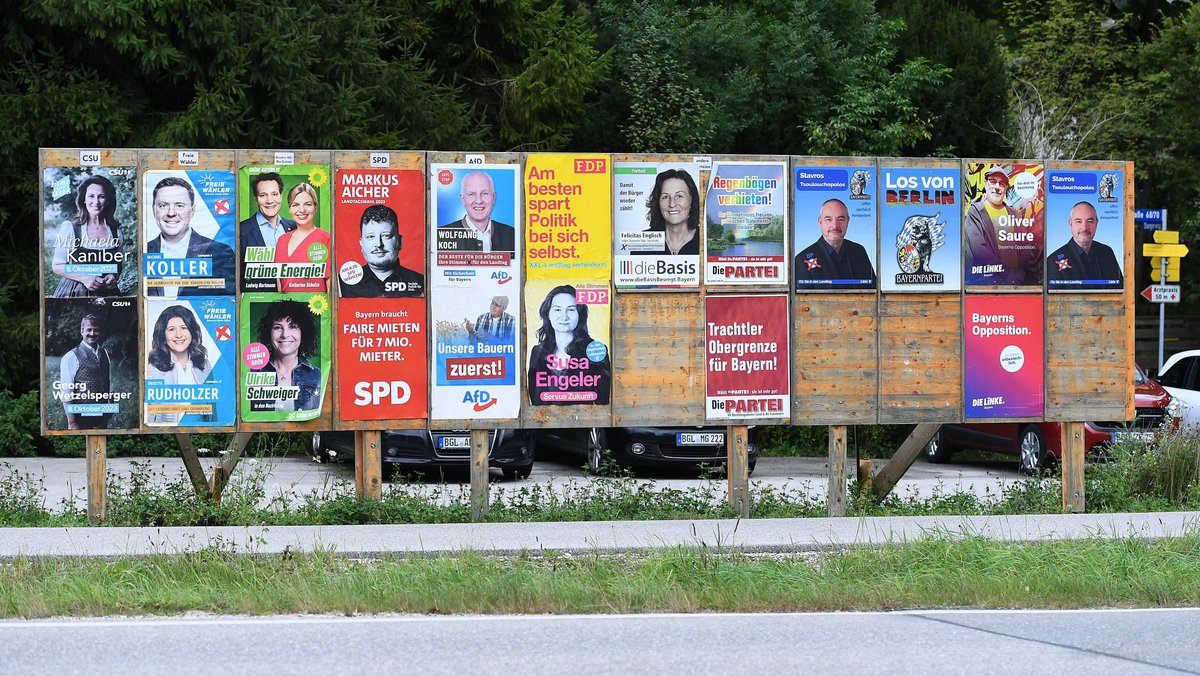 Landtagswahl: Wahlplakate im Berchtesgadener Land | Bild: dpa / Revierfoto Landtagswahl: Wahlplakate im Berchtesgadener Land