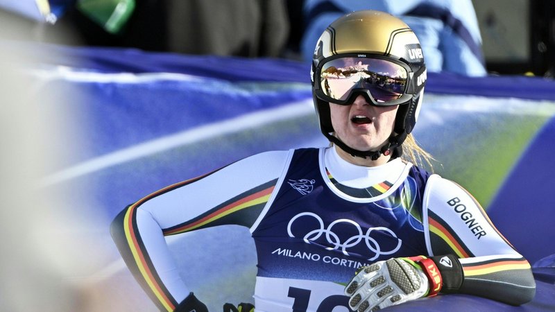 Emma Aicher nach der Abfahrt in Cortina d'Ampezzo | Bild: picture alliance / HANS KLAUS TECHT / APA / picturedesk.com | HANS KLAUS TECHT Emma Aicher nach der Abfahrt in Cortina d'Ampezzo