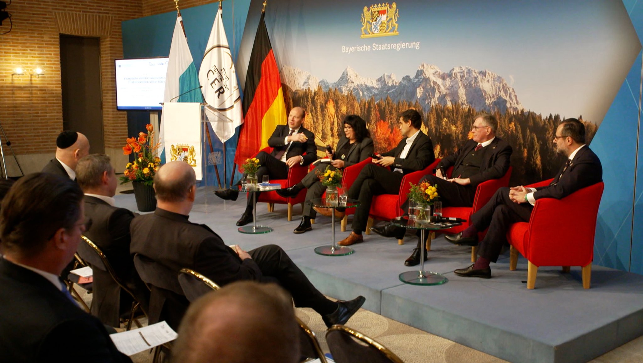 Demokratiekonferenz: Diskussion über Polarisierung