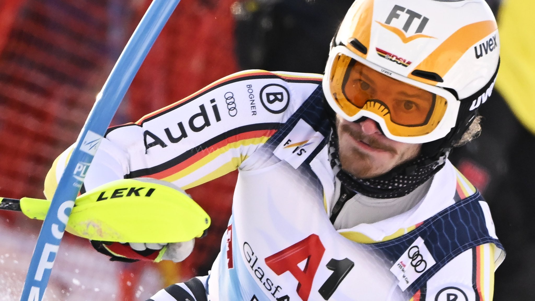 ARCHIV - 22.01.2023, Österreich, Kitzbühel: Ski alpin: Weltcup, Slalom, Herren, 1. Durchgang: Linus Straßer aus Deutschland in Aktion. Der Münchner ist der große Hoffnungsträger im deutschen Technik-Team. 