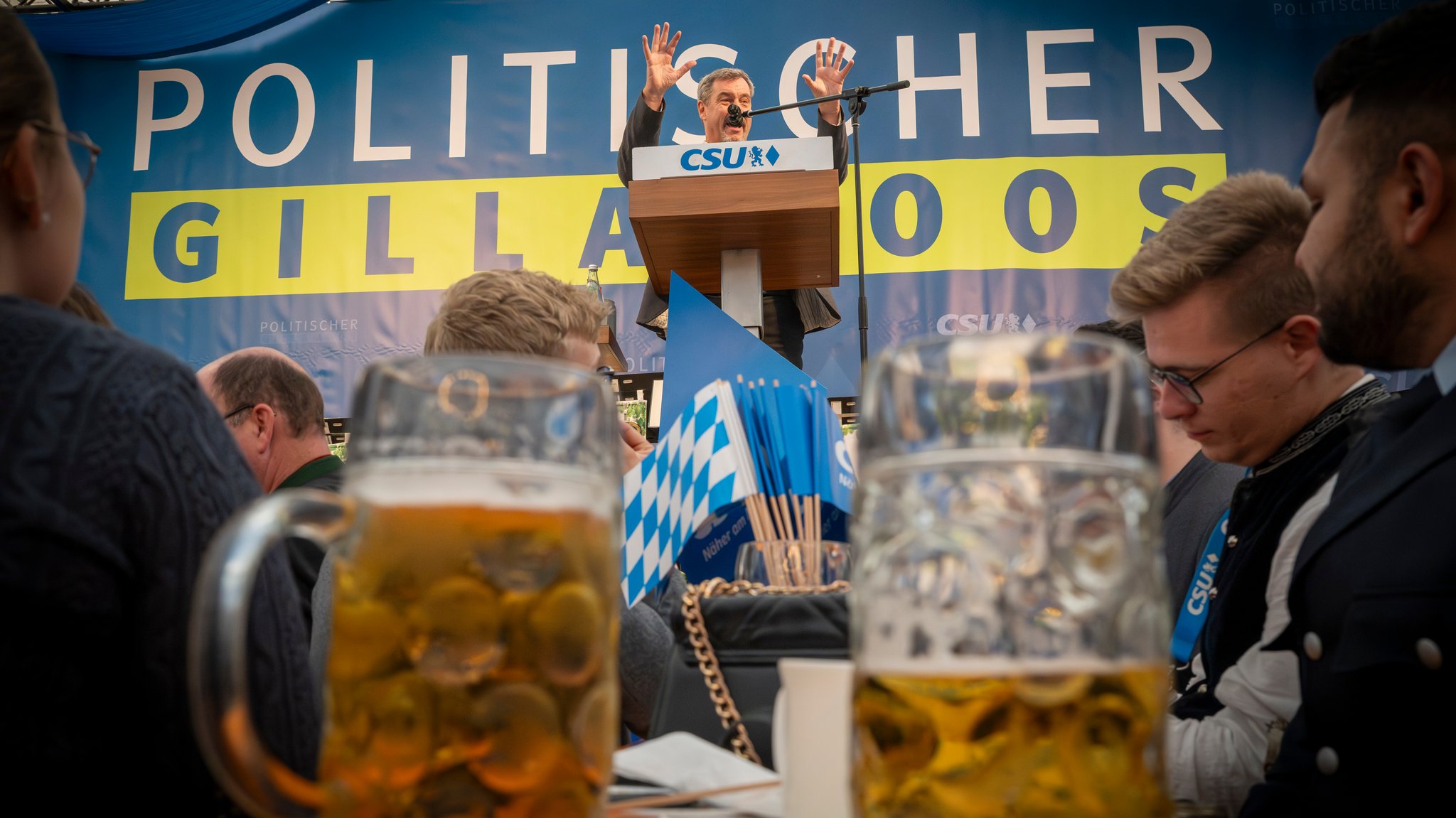 CSU-Chef Söder beim Gillamoos | Bild: picture alliance/dpa | Peter Kneffel CSU-Chef Söder beim Gillamoos