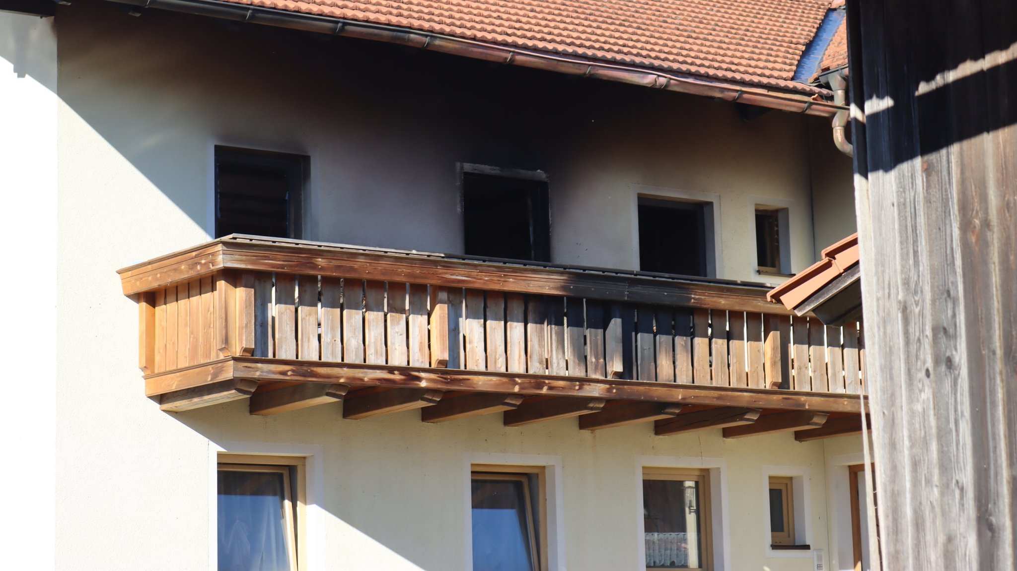 In diesem Haus brach in ersten Stock der Brand aus