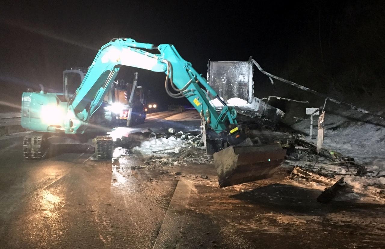 Aufräumarbeiten Nach Lkw-Brand Auf A3 Fast Abgeschlossen | BR24